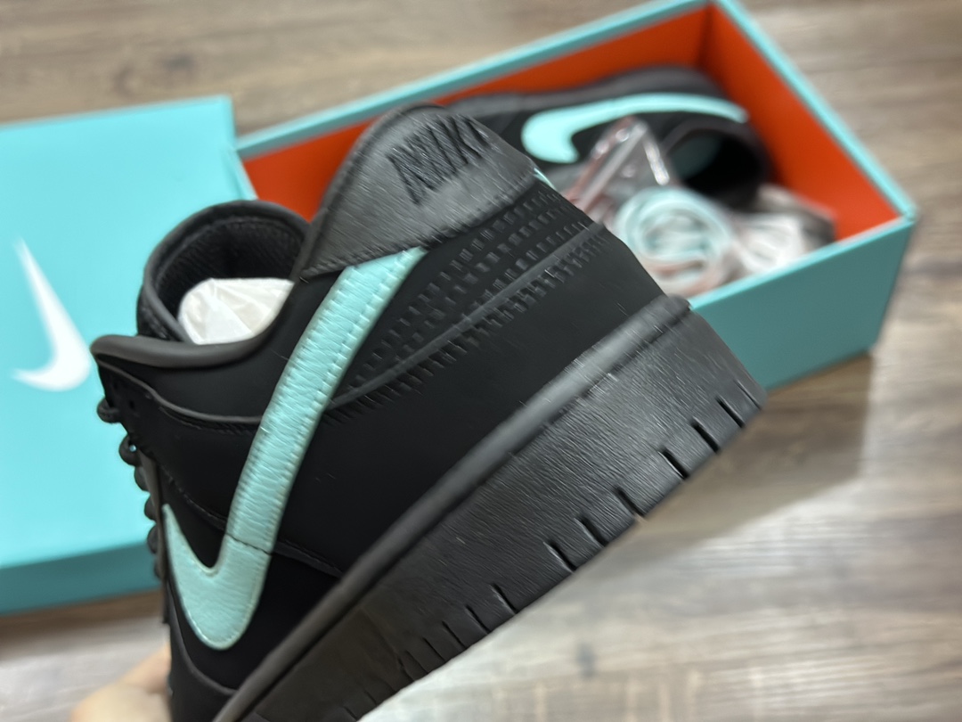 260 NIKE SB Dunk Low 蒂芙尼低帮休闲运动鞋 DD1391-100