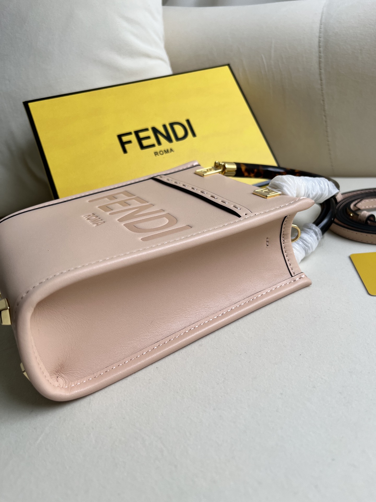 Fendi Sunshine Mini Tote Bag - Pink Leather Handbag with Tortoiseshell Handles 5 i1681223252 5124 3