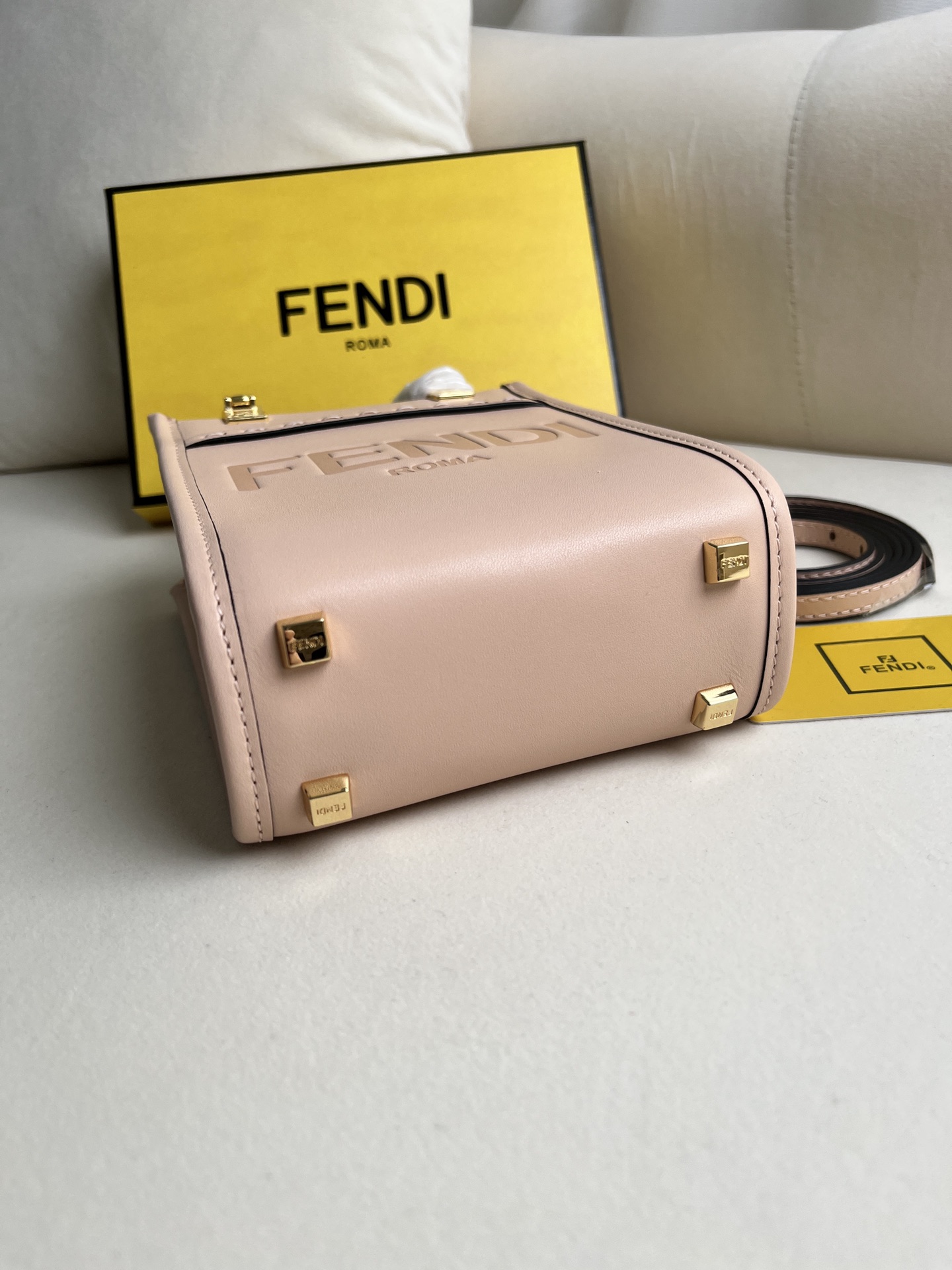 Fendi Sunshine Mini Tote Bag - Pink Leather Handbag with Tortoiseshell Handles 3 i1681223252 5333 1