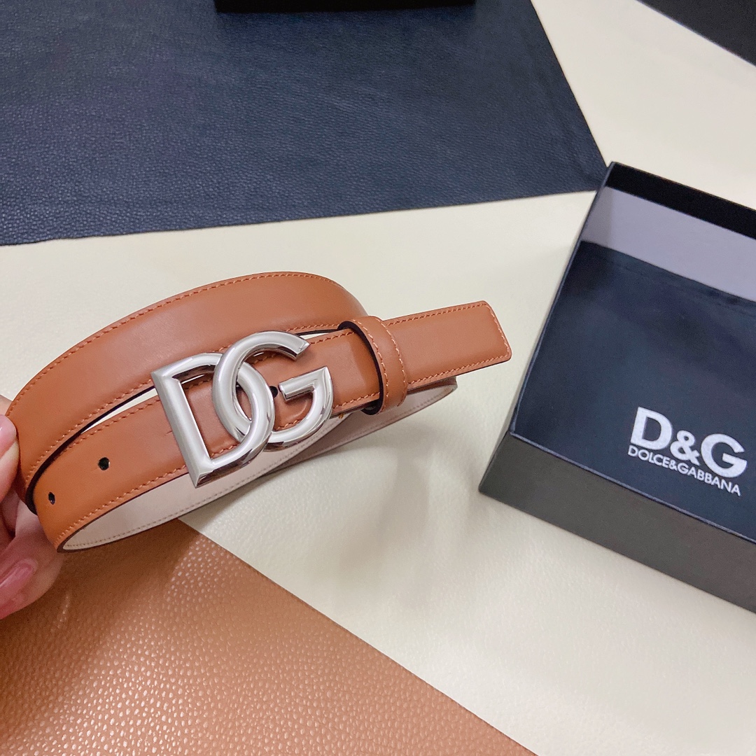 D&G杜嘉班纳双面小牛皮腰带缀以电镀