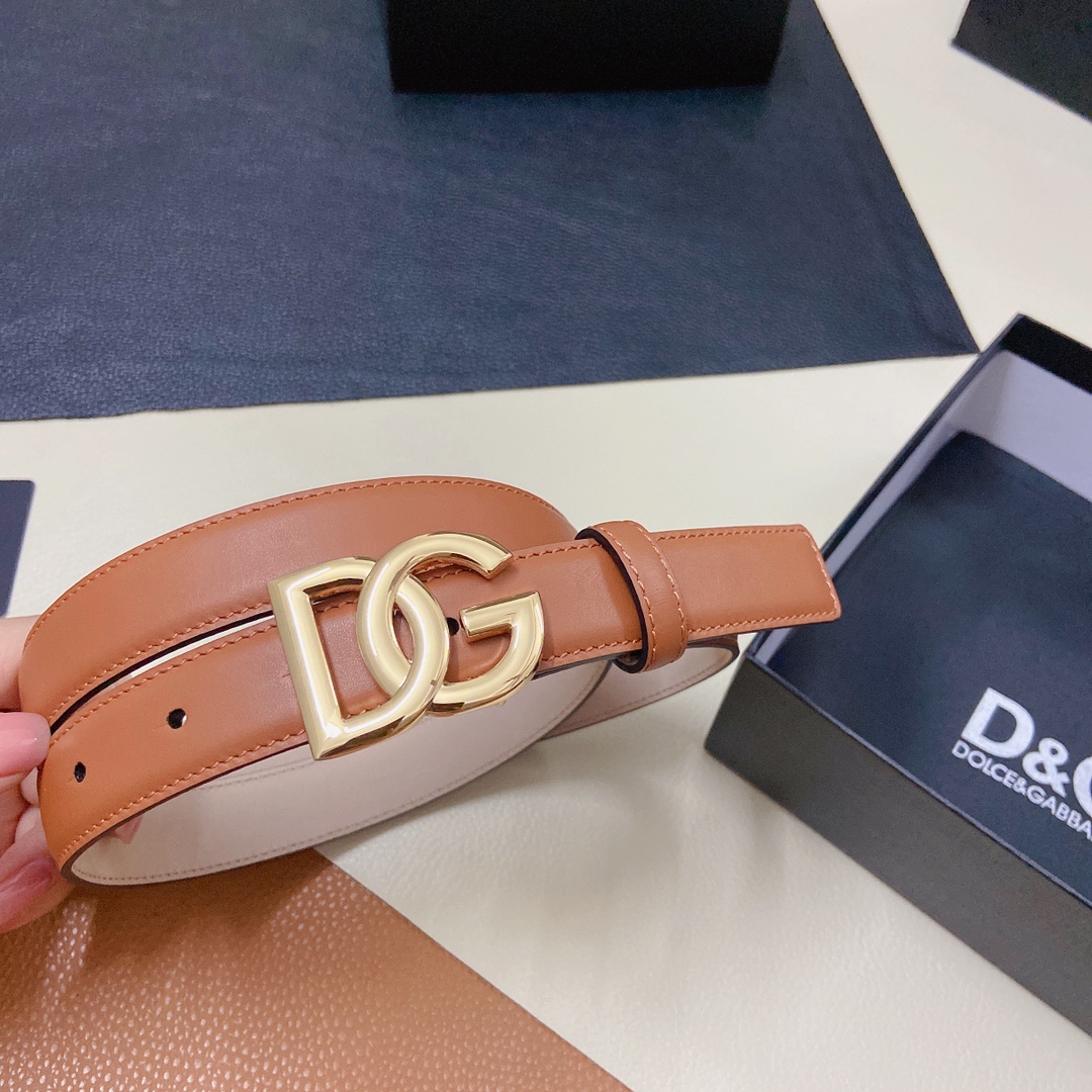 D&G杜嘉班纳双面小牛皮腰带缀以电镀