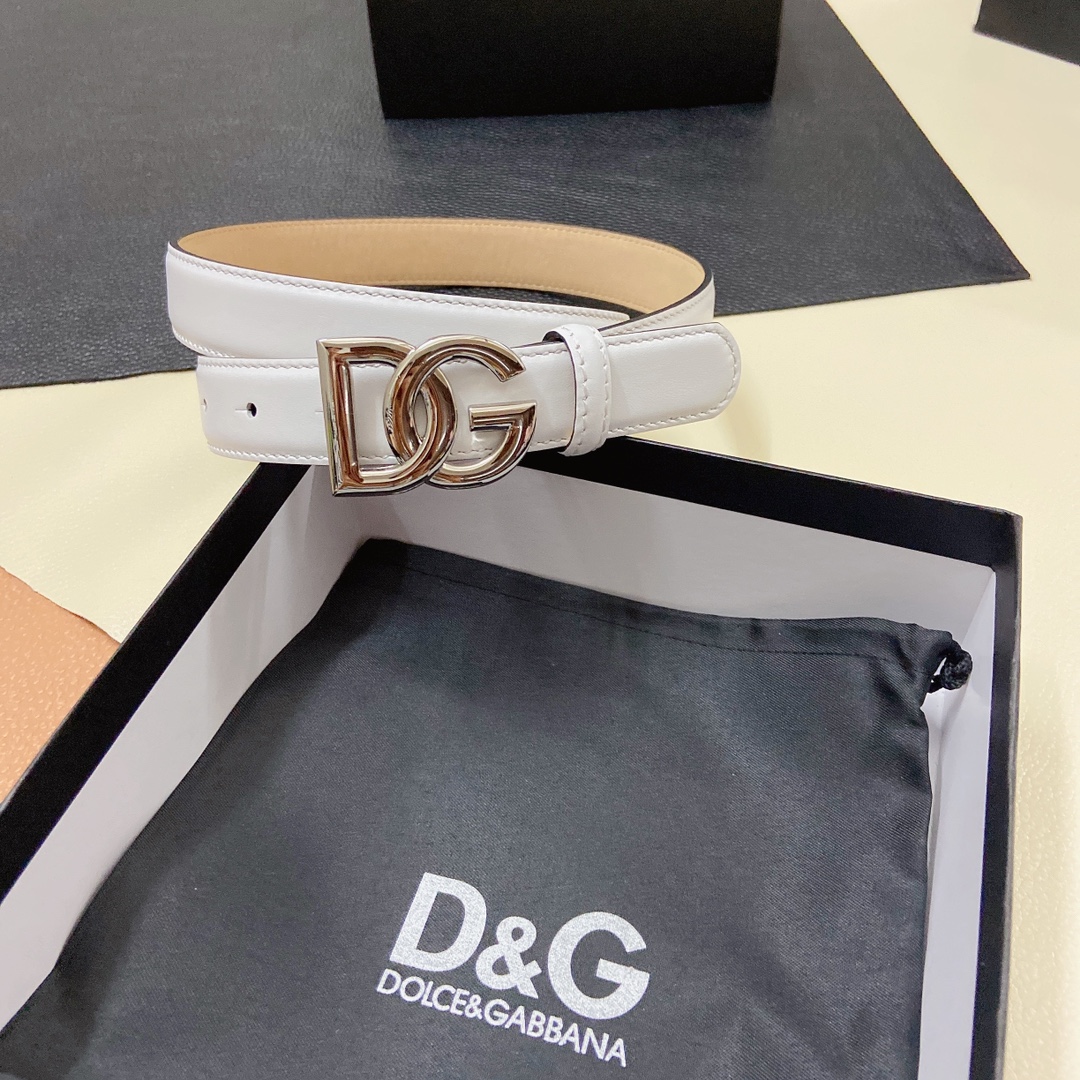 D&G杜嘉班纳双面小牛皮腰带缀以电镀