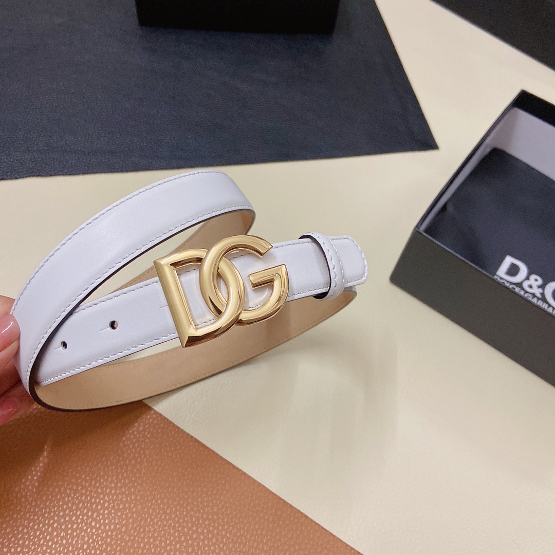 D&G杜嘉班纳双面小牛皮腰带缀以电镀