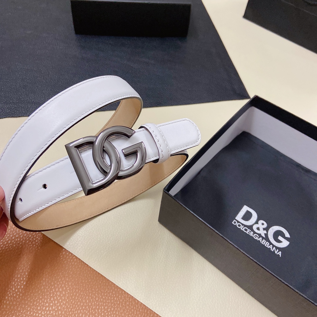 D&G杜嘉班纳双面小牛皮腰带缀以电镀