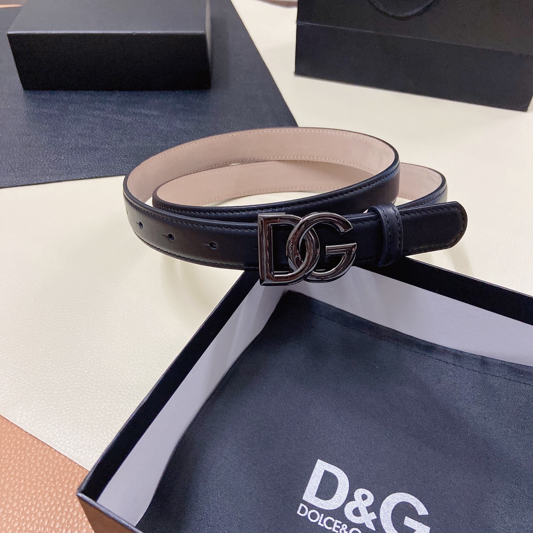 D&G杜嘉班纳双面小牛皮腰带缀以电镀
