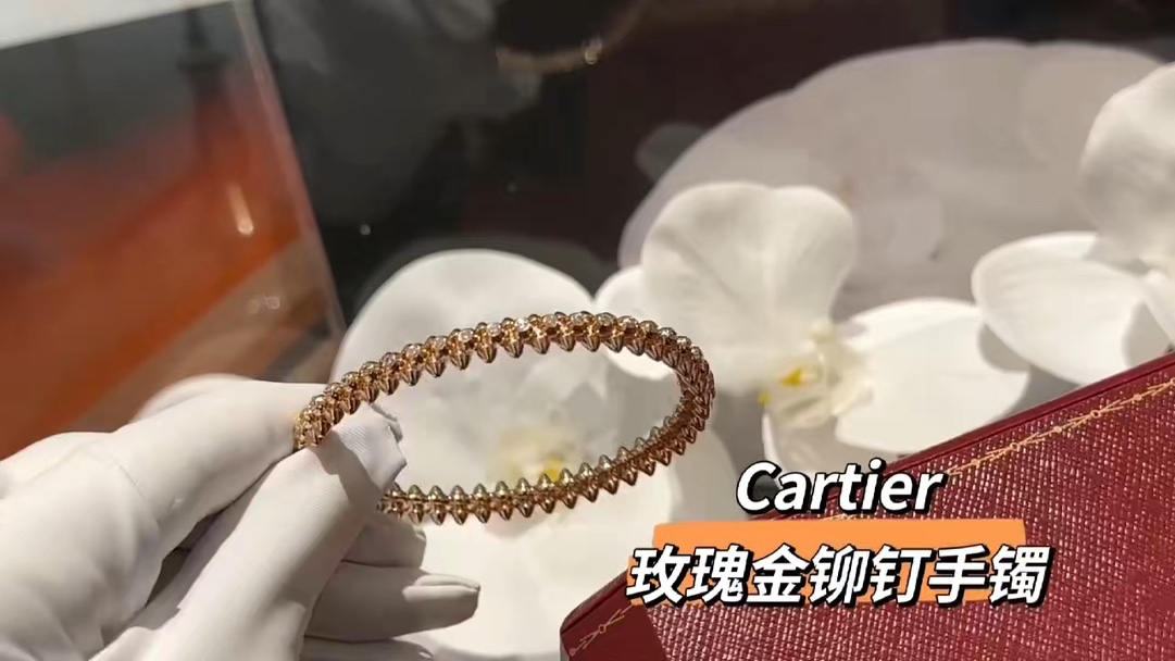 Cartier Clash de Cartier系列玩转跃动光影