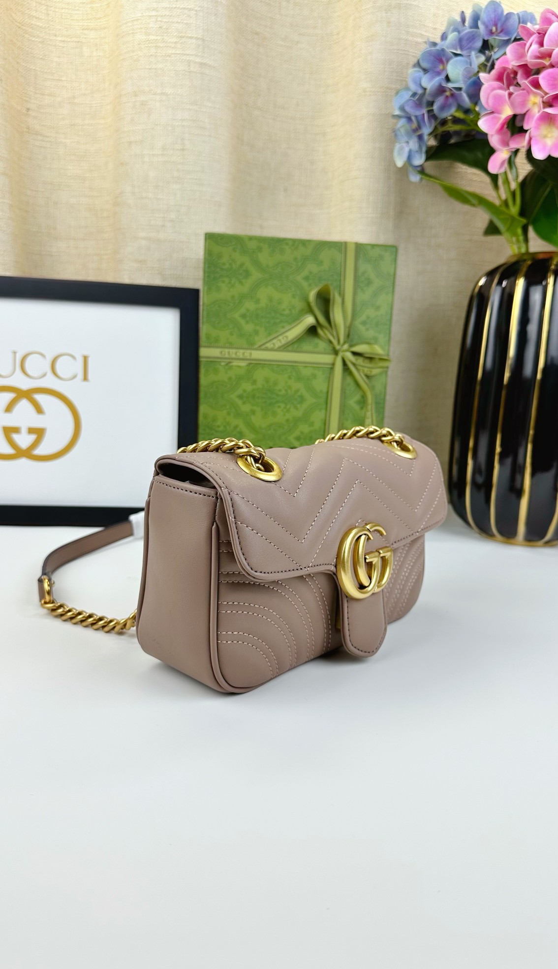 Gucci GG Marmont 小号 美バッグ - 優雅なデザイン