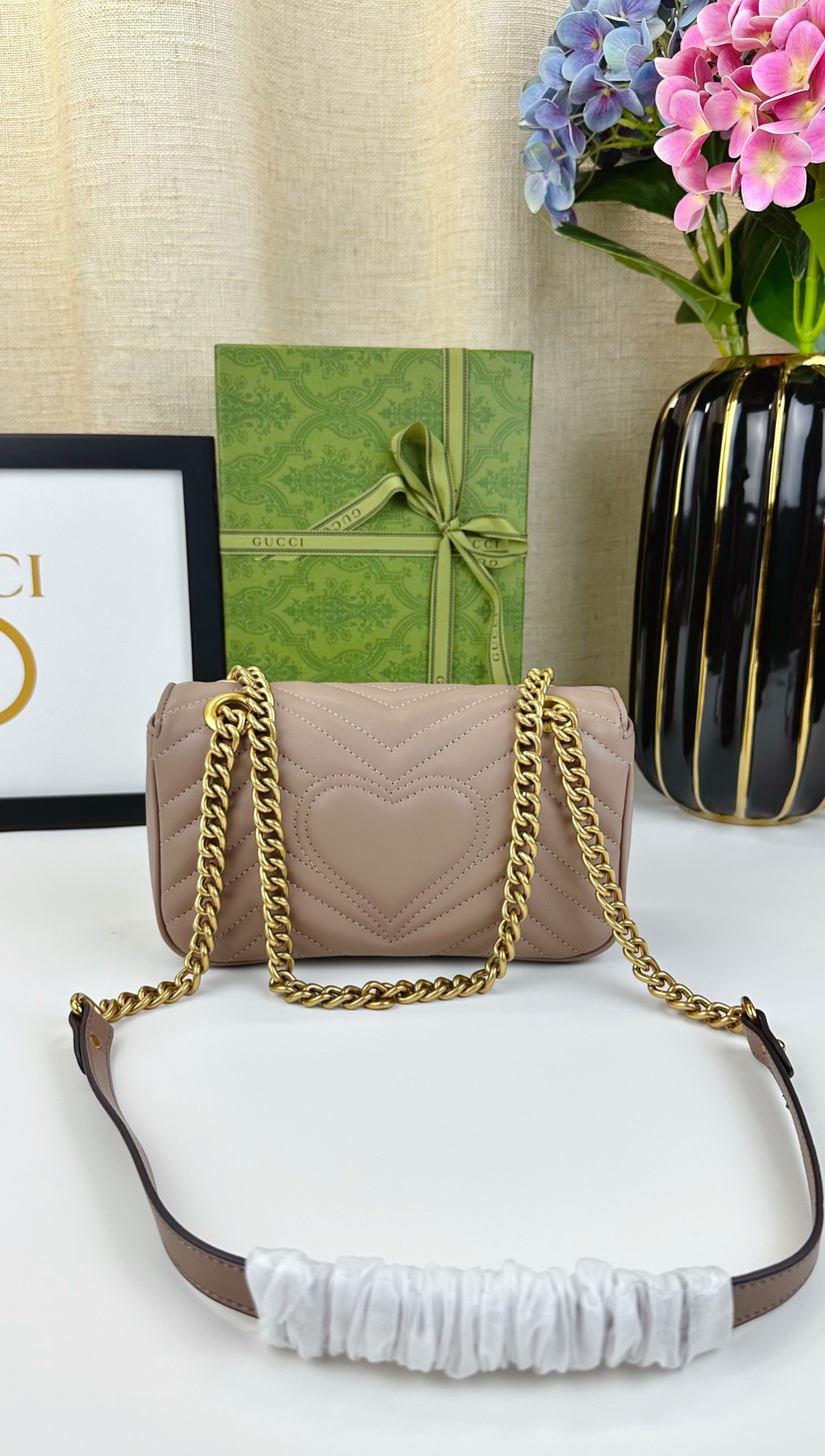 Gucci GG Marmont 小号 美バッグ - 優雅なデザイン