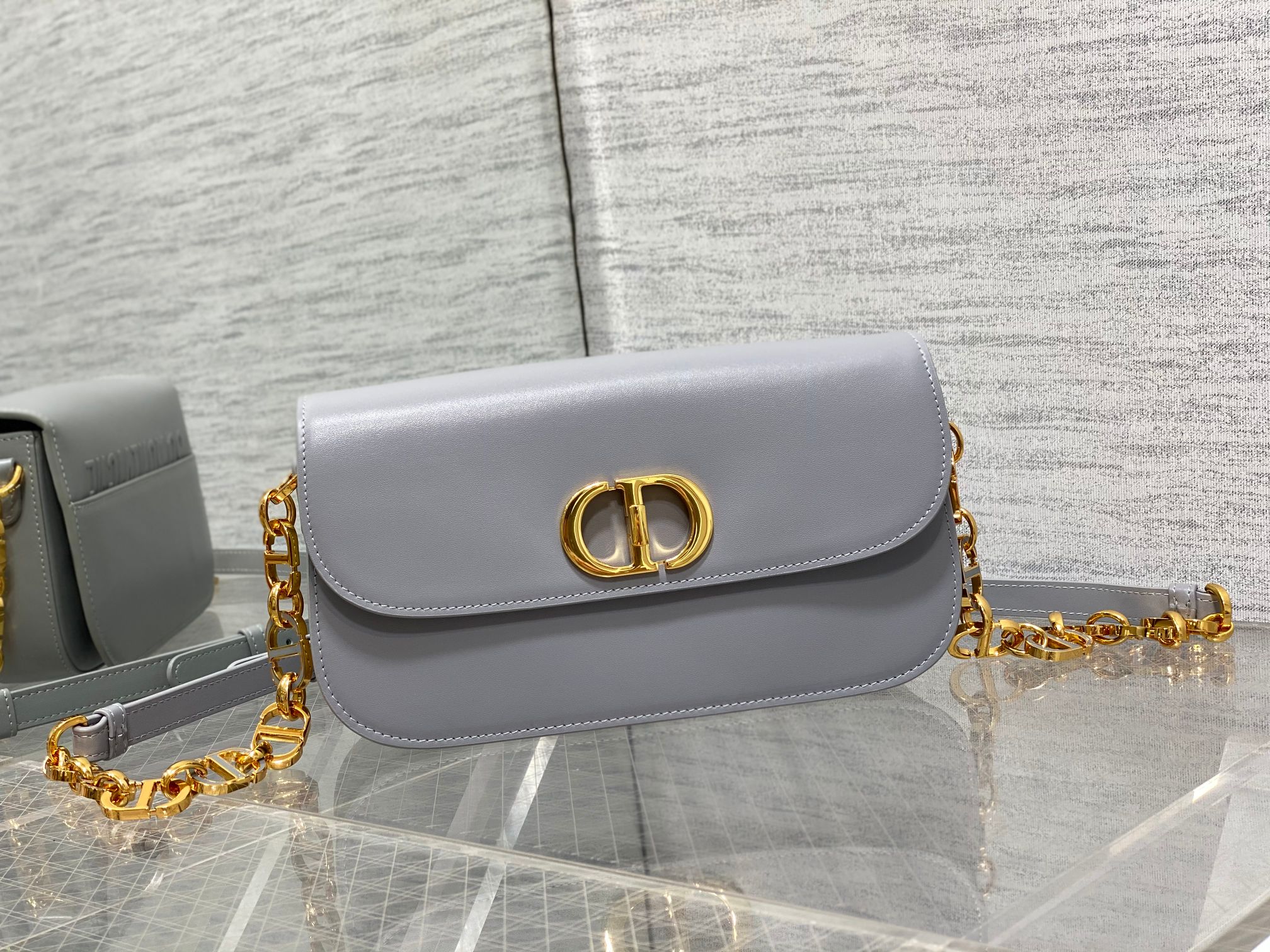 DIOR 30 Montaigne Avenue 光滑牛皮 鏈條肩帶 翻蓋包