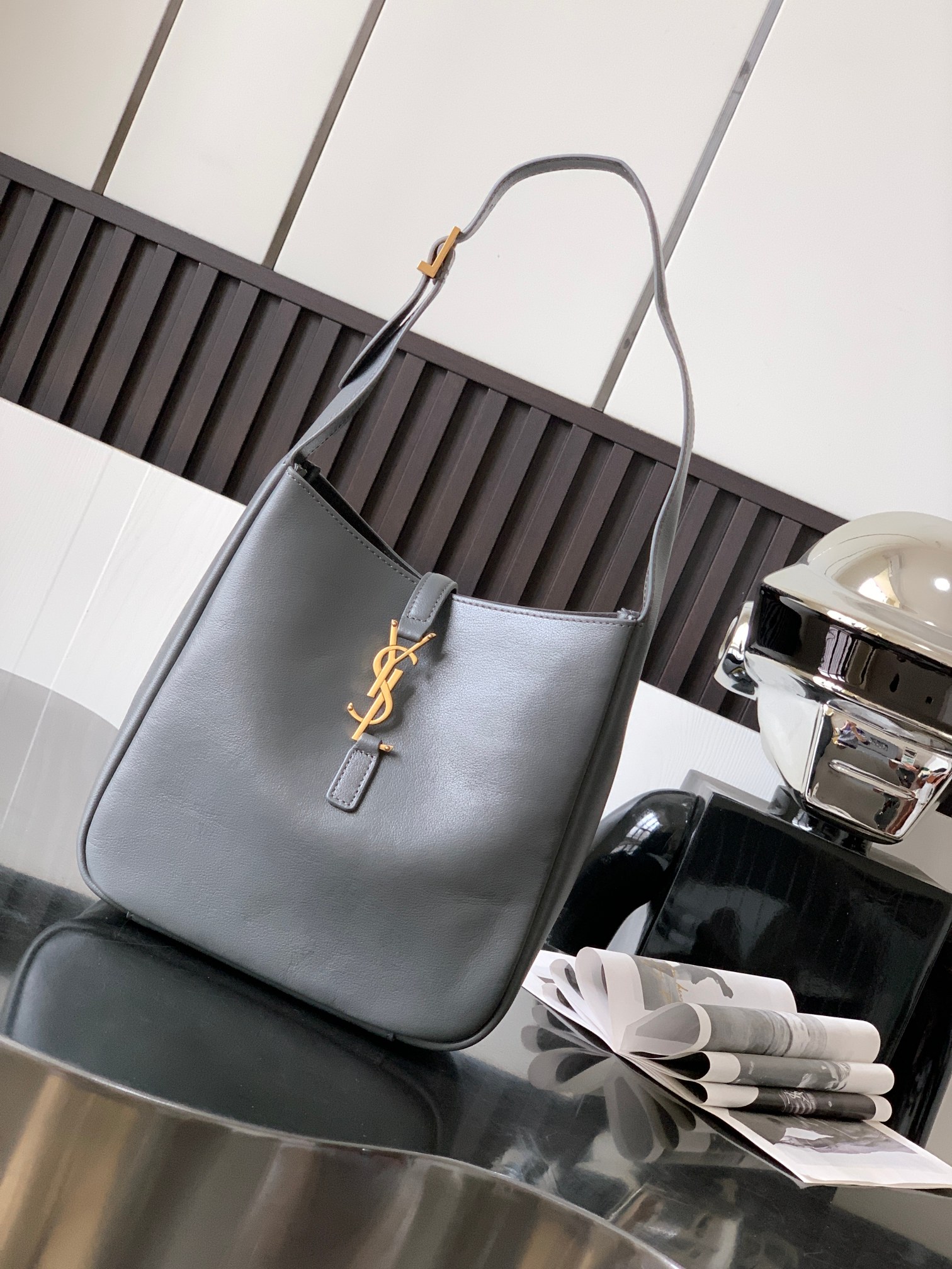 YSL Hobo 腋下包 插入式包扣 立體輪廓