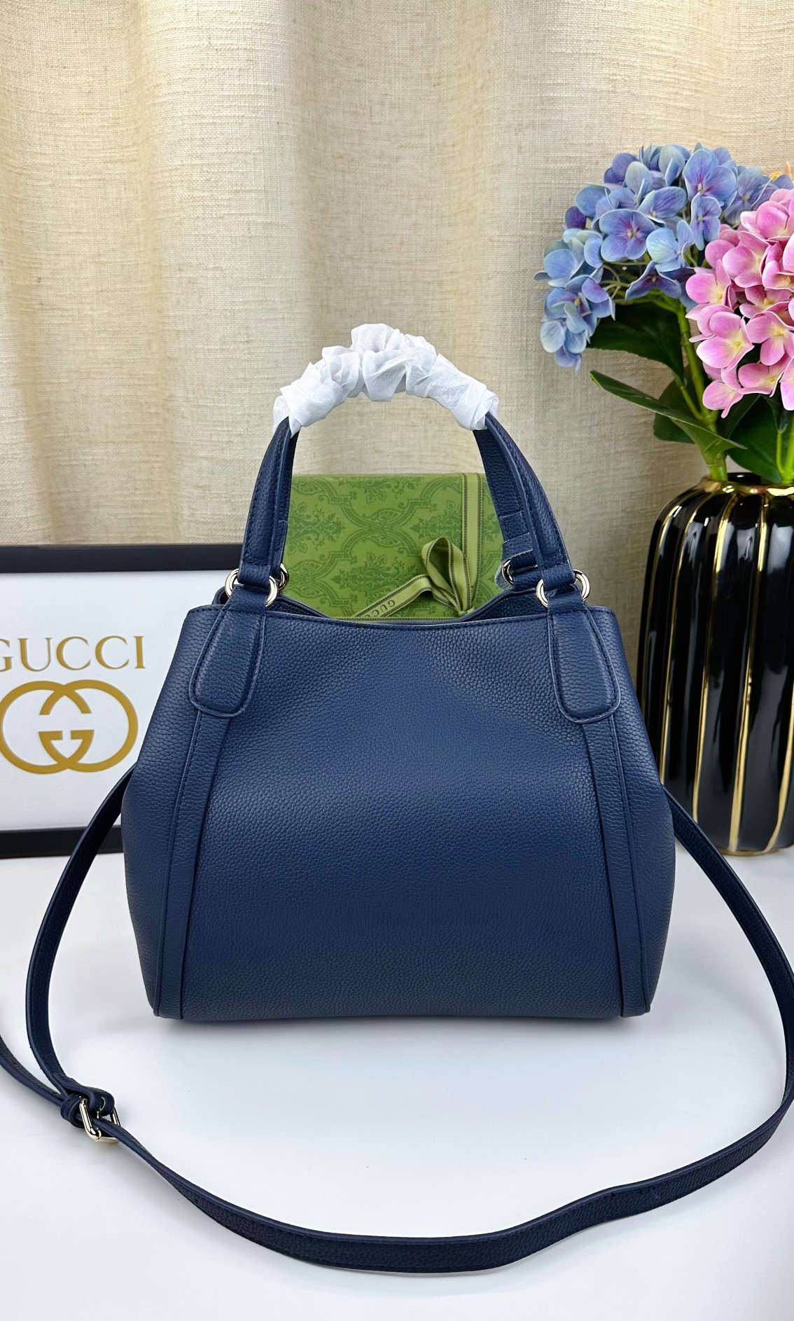  小号 G家 经典款式从不落后的版型！一直走在时尚尖端！大气，休闲！手提斜挎两用！这是一款风靡欧美的手袋