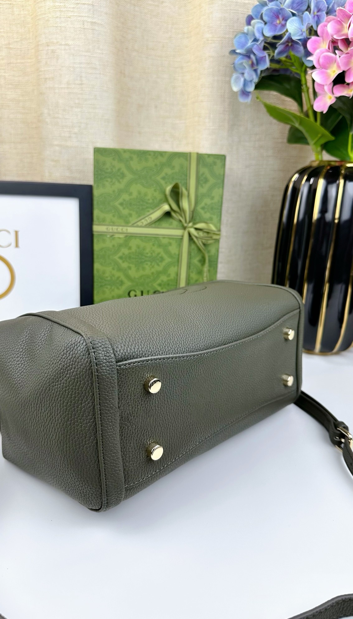  小号 G家 经典款式从不落后的版型！一直走在时尚尖端！大气，休闲！手提斜挎两用！这是一款风靡欧美的手袋