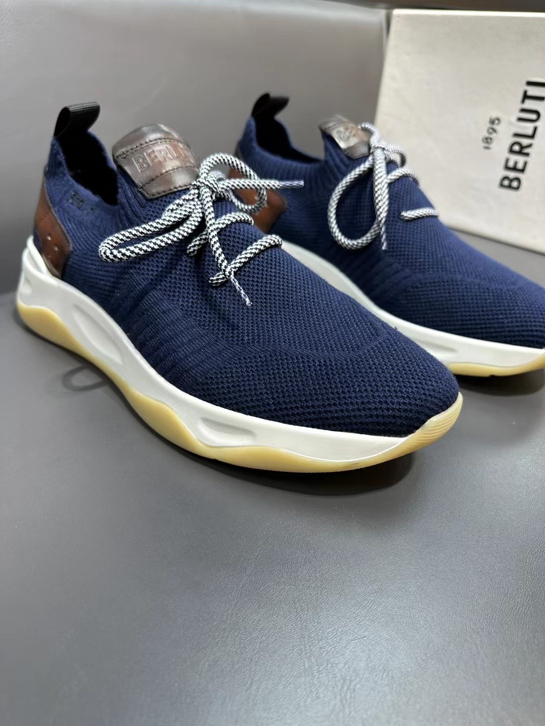 Spring/Summer nueva colección, la única versión en el mercado de los zapatos deportivos para hombre 
