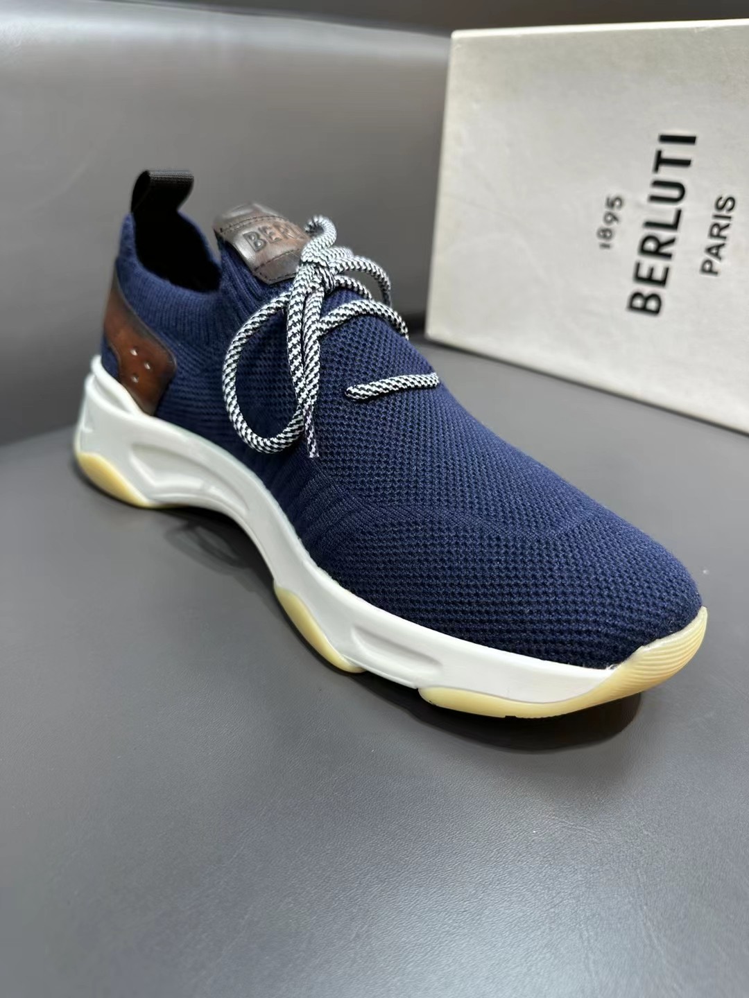 Spring/Summer nueva colección, la única versión en el mercado de los zapatos deportivos para hombre 