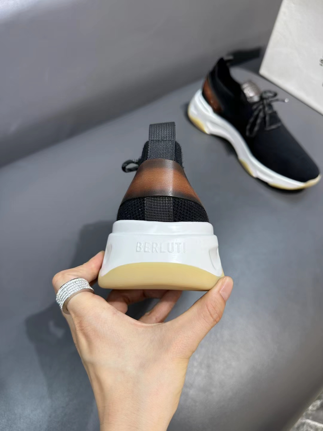 Spring/Summer nueva colección, la única versión en el mercado de los zapatos deportivos para hombre 