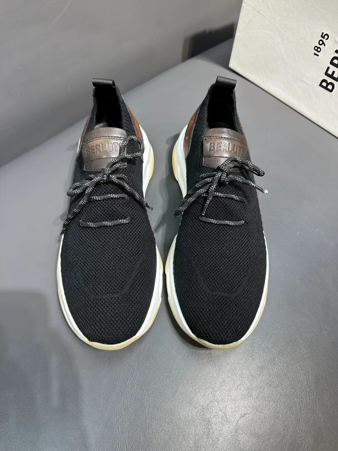 Spring/Summer nueva colección, la única versión en el mercado de los zapatos deportivos para hombre 