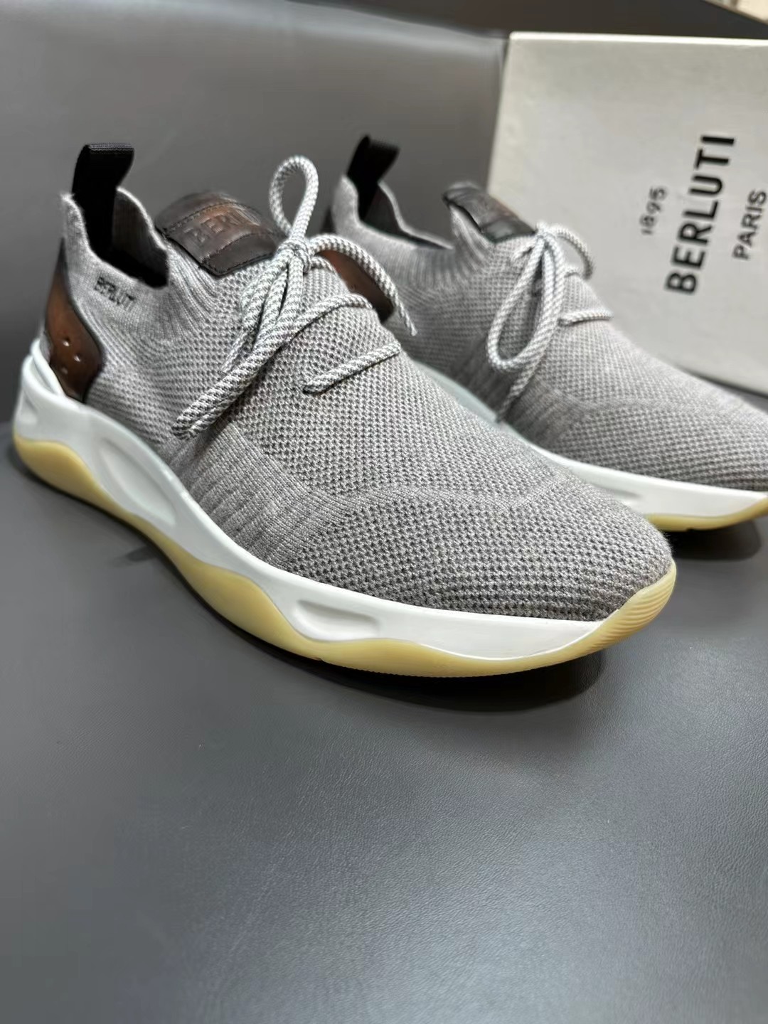 Spring/Summer nueva colección, la única versión en el mercado de los zapatos deportivos para hombre 