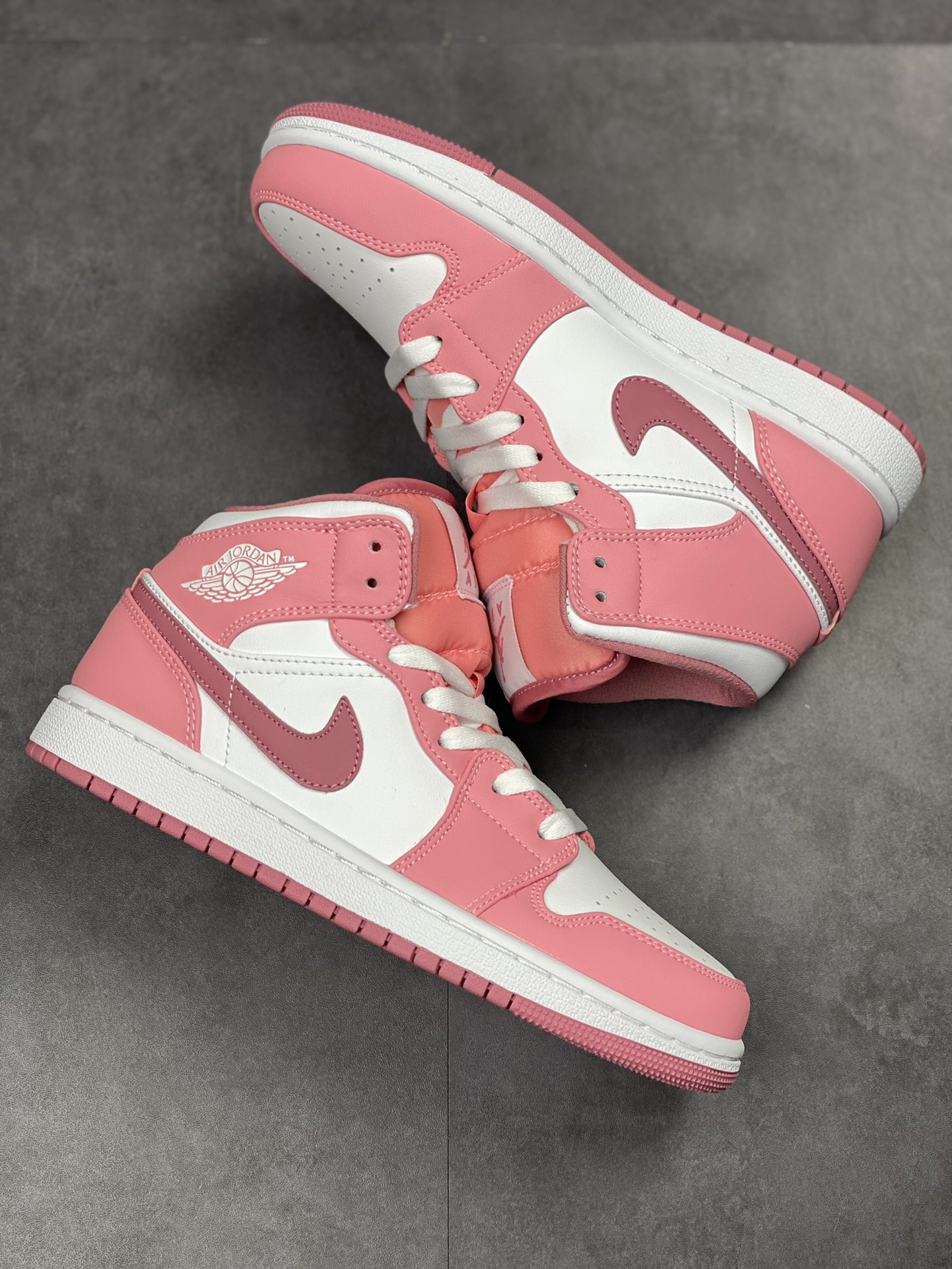 220 Air Jordan 1 Mid 少女粉脚趾DQ8423-616