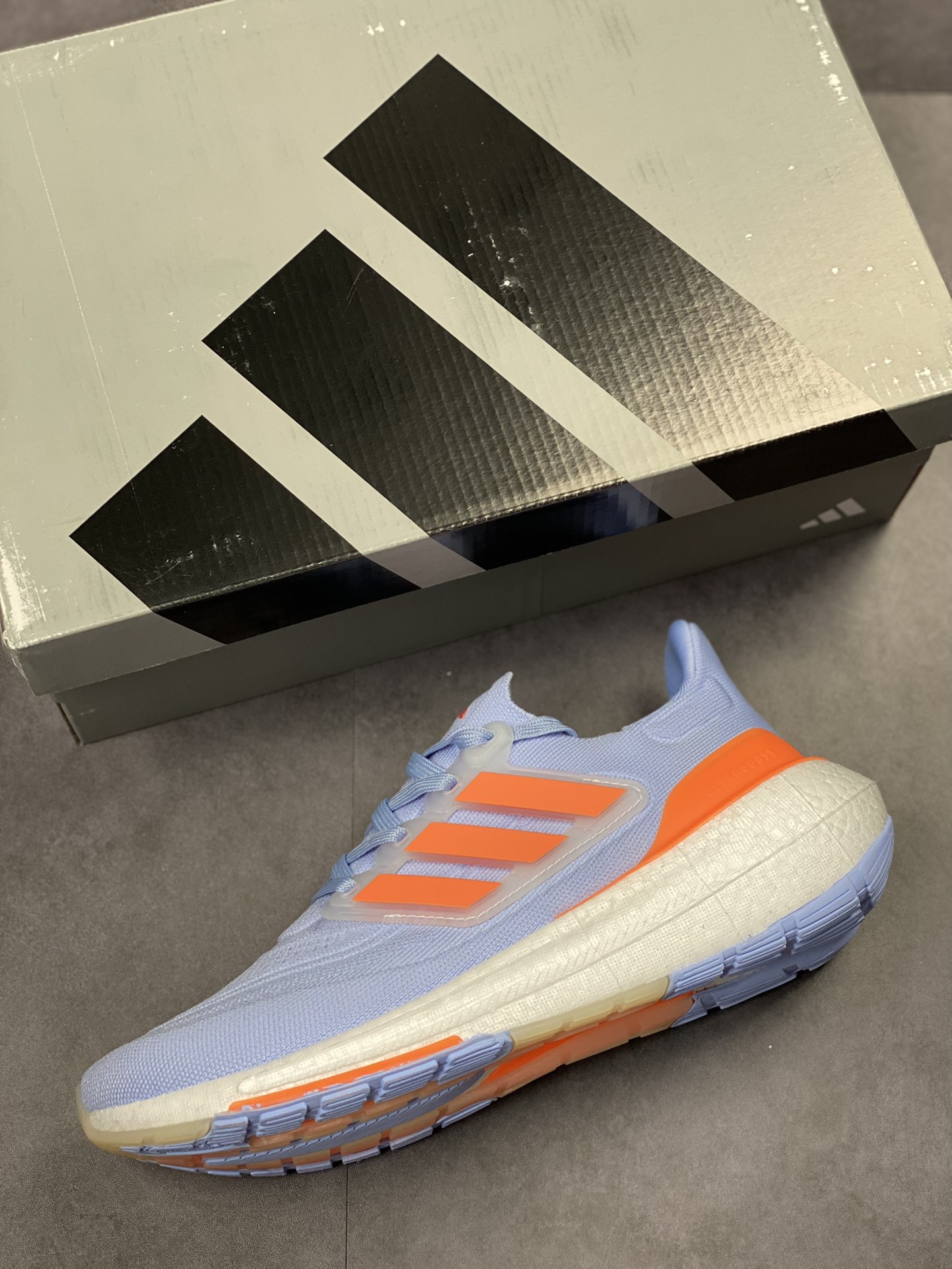 210 Adidas ULTRA BOOST 23 W 缓震运动休闲轻便透气跑步鞋 HQ6347