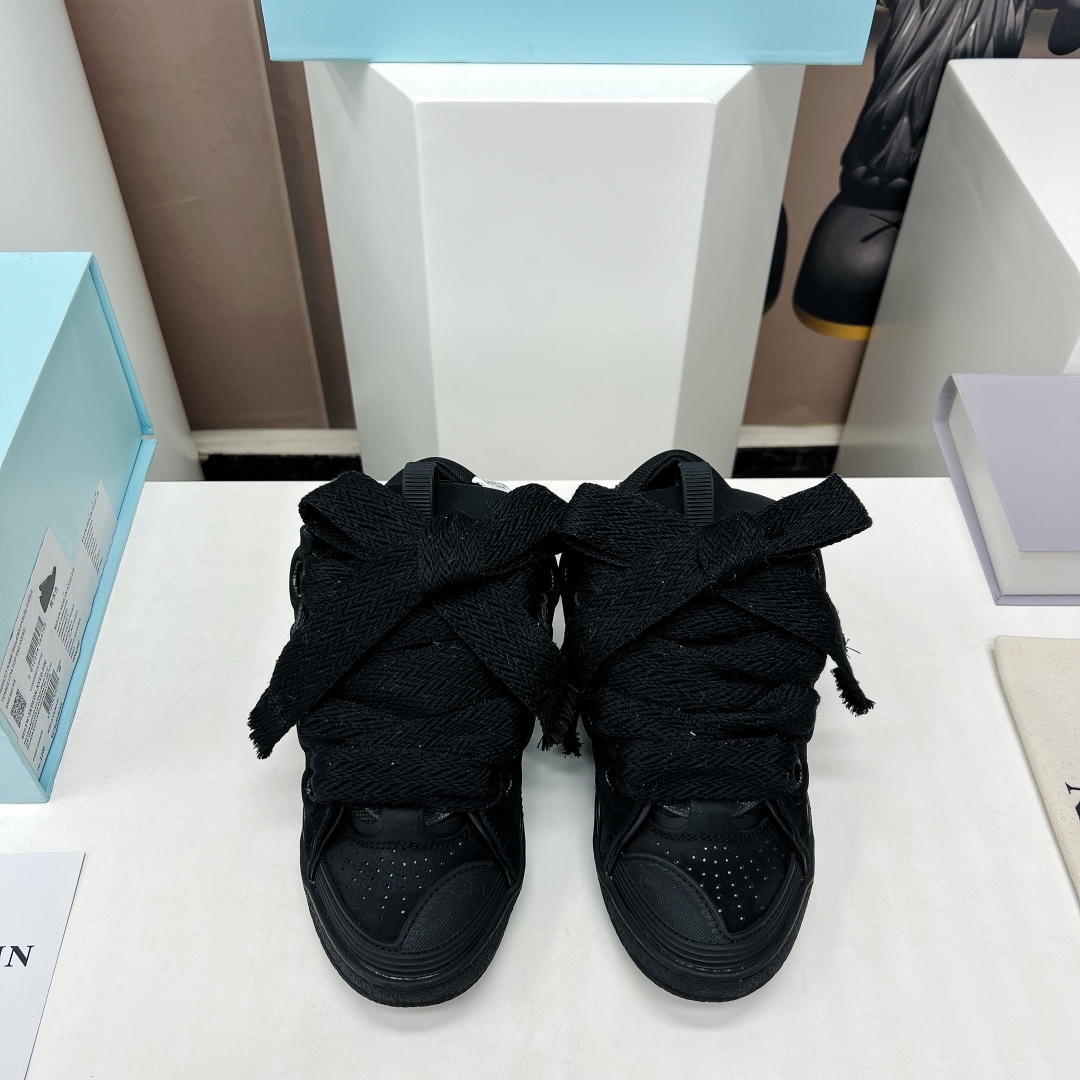 NO:630586,The 'Exclusive Top Edition' for couples has been in the market for a long time. Lanvin  Foot pads, cowhide leather injection molded latex pads, outsole, original open molded outsole, size couple 35-45 (female 40, male 46, customized, non-refundable), original co-branded gift box packaging, color updated simultaneously on the official website, casual shoes/sports shoes, sneakers, cowhide19860909情侣款《独家顶级版本》长期做货 浪凡Lanvin × Gallery Department 联名款限定系列…【情侣3代面包休闲鞋】 沉稳、笃定、活泼、经典与潮流、成熟与青春,组合不规范描图,诠释多面魅力组合构成一个五彩斑斓的艺术品官网热度火爆全球达人打卡,众多红人都纷纷种草  鞋面原版定制牛皮 内里原版透气布料 垫脚牛皮注塑乳胶垫脚 大底原版开模大底 码数情侣35-45（女40.男46定制不退换） 包装原版联名包装礼盒 颜色官网同步更新,休闲鞋/运动鞋,sneakers,cowhide,Women's Shoes