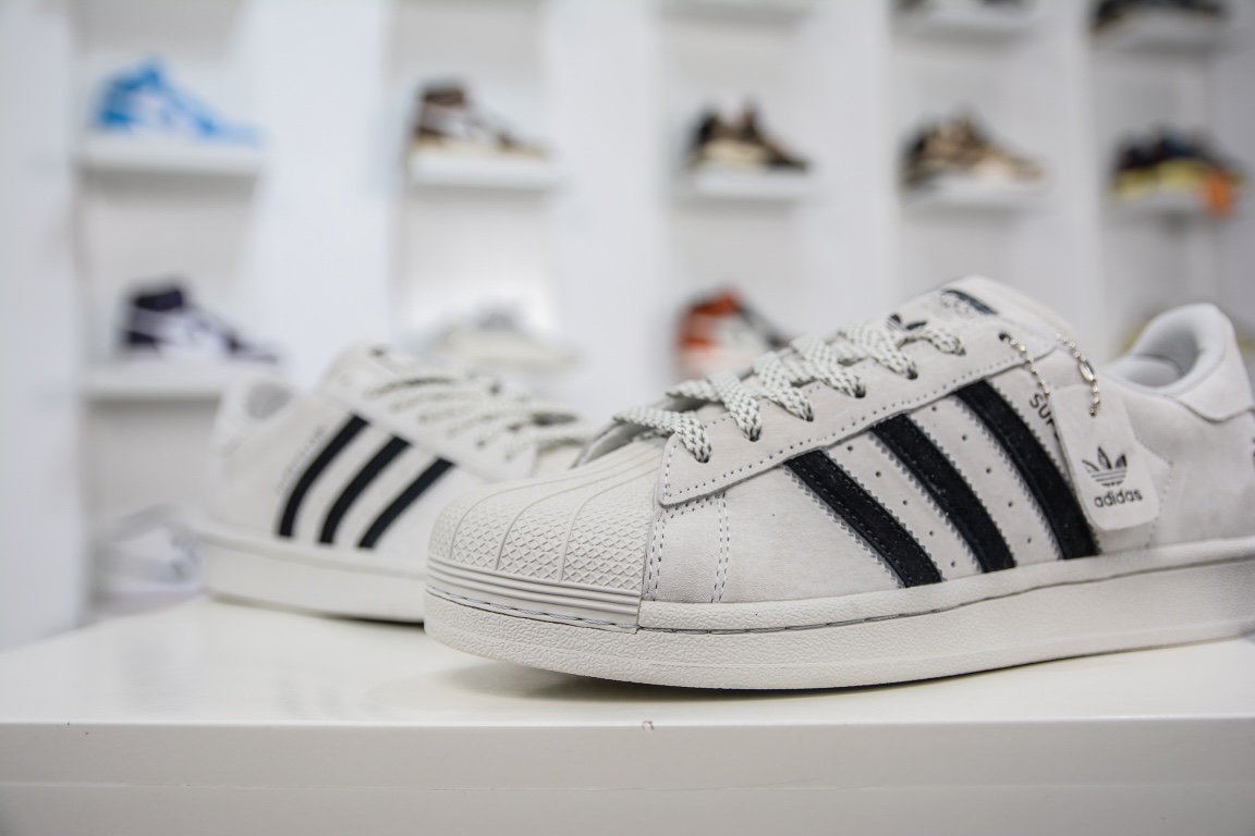 Defending champion Reigning Champ x Adidas Originals Superstar ”Beige/Black/Silver 3M” classic shell head GW5758