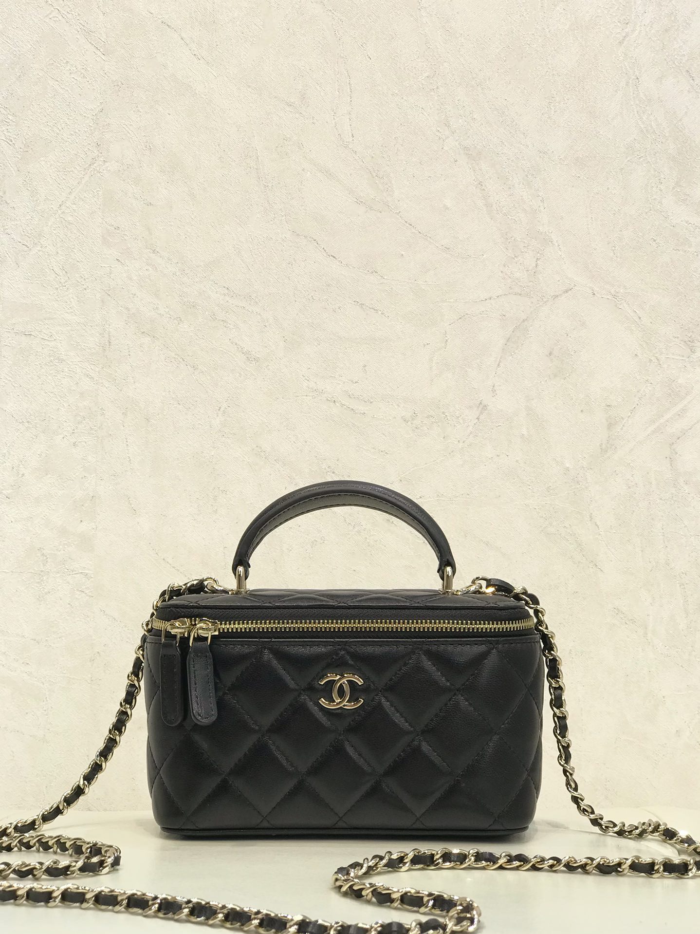 CHANEL Nieuw handgreep box tas, stevige vorm, lippenstiftvak - topkwaliteit