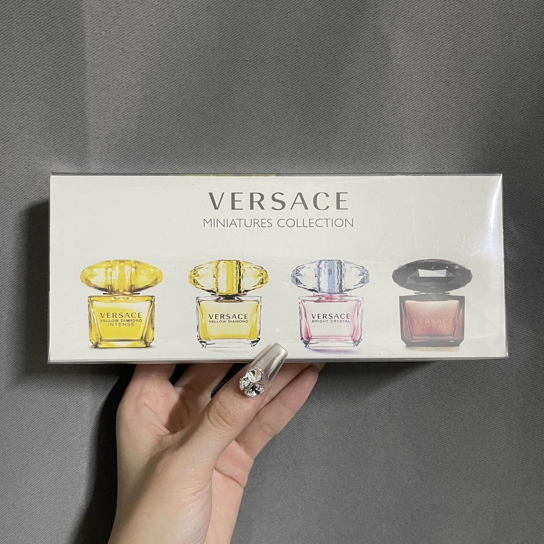 Versace Haute Couture Maison Lifestyle Luxury Home Decor Blanket Bedding