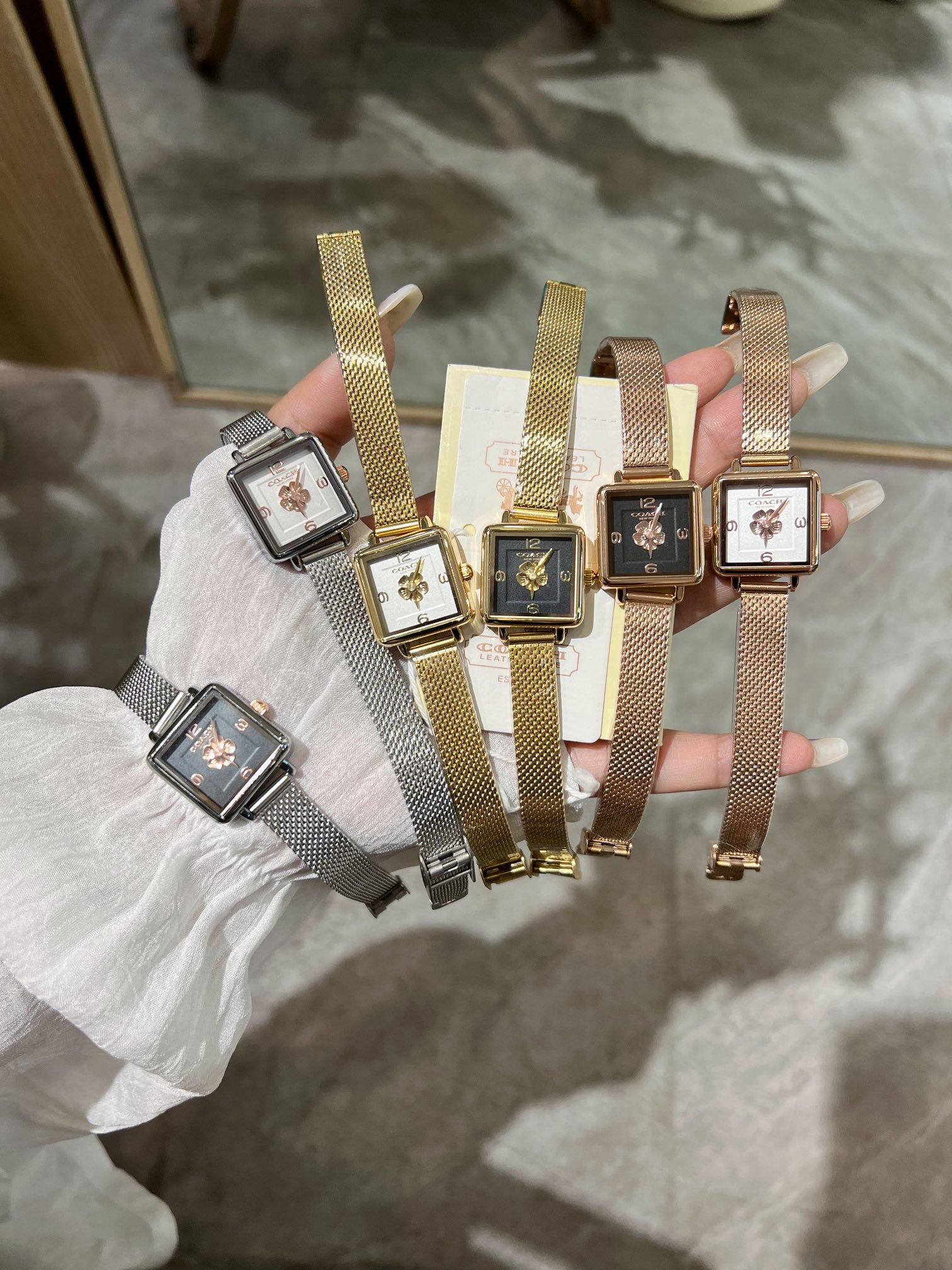 Elegant Fashion Net Coach Tea Rose Platter Watch with Stone Core. - 图片 5