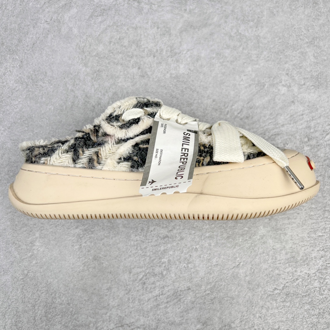 #开春福利 SMILEREPUBLIC檀健次同款经典新款起司猫低帮开口笑厚底帆布鞋 新晋街头鞋履品牌SMILEREPUBLIC Canvas 系列 以 SMILE 为灵感来源 捕捉潮流 主打柔软的帆布设计 有裁切的羊毛流苏与独特编织技艺 超软水染牛皮内里 注塑成型鞋垫 4cm厘米外增高效果橡胶鞋底 尺码:35 36 37 38 39 40 41 42 43 44-选品中心
