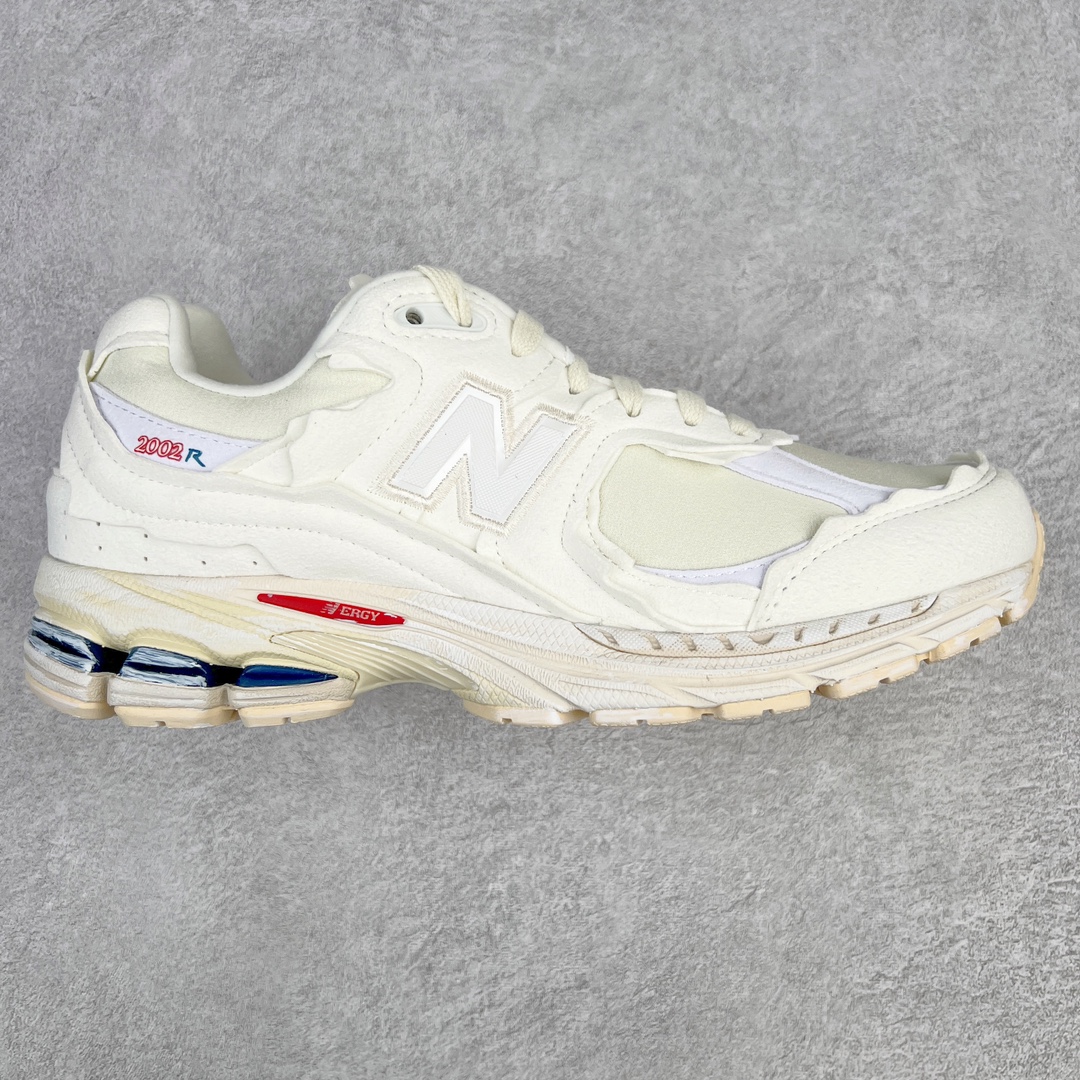 ＃特价福利 New Balance NB2002系列 男女休闲慢跑鞋 必备的时髦单品之一 最新出的2002R系列 这款延续了经典科技 升级版N-ERGY缓震物料机能与材质上脚太舒适了 鞋面的柔软麂皮搭配尼龙网布 特别透气而且还复古感 不管是搭配牛仔裤还工装裤都是百搭！小红书众多博主上脚推荐！实拍调校N版已经零色差零失真 百分百还原实物色彩所见即所得 不存在货不对板色差等低级问题 选购参考实物拍摄 不混卖不参货 只用心做好货严格选品 承诺混一赔十 尺码：36 36.5 37 37.5 38 38.5 39.5 40 40.5 41.5 42 42.5 43 44 45-选品中心