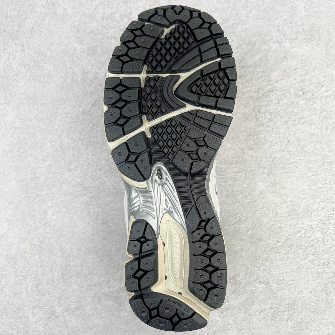图片[9]-＃M纯原 New Balance ML2002RQ 白色 NB新百伦潮流复古织物皮革减震防滑耐磨轻便低帮跑步鞋 原档数据独立私模大底 唯一正确六层组合大底 RB前软后硬 百分百还原原鞋脚感 基于市场现有版本全新升级调整 NB市场最强产物 全网最全配色加持 全套原楦原纸板原厂数据开发 全鞋电脑针车加持 原厂网布 原装进口头层翻毛皮料正确绒感卡色 正确中底拉帮中底网布细节 一比一手工擦旧效果 冲裁组合 匠心打造 耗时两个月开发完成 工艺极其复杂难度可想而知 高端零售专供产物 尺码：36 37 37.5 38 38.5 39.5 40 40.5 41.5 42 42.5 43 44 44.5 45 45.5 46.5 47-选品中心