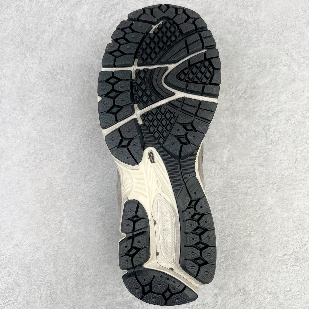 图片[9]-＃M纯原 New Balance ML2002RC 元祖灰 NB新百伦潮流复古织物皮革减震防滑耐磨轻便低帮跑步鞋 原档数据独立私模大底 唯一正确六层组合大底 RB前软后硬 百分百还原原鞋脚感 基于市场现有版本全新升级调整 NB市场最强产物 全网最全配色加持 全套原楦原纸板原厂数据开发 全鞋电脑针车加持 原厂网布 原装进口头层翻毛皮料正确绒感卡色 正确中底拉帮中底网布细节 一比一手工擦旧效果 冲裁组合 匠心打造 耗时两个月开发完成 工艺极其复杂难度可想而知 高端零售专供产物 尺码：36 37 37.5 38 38.5 39.5 40 40.5 41.5 42 42.5 43 44 44.5 45 45.5 46.5 47-选品中心