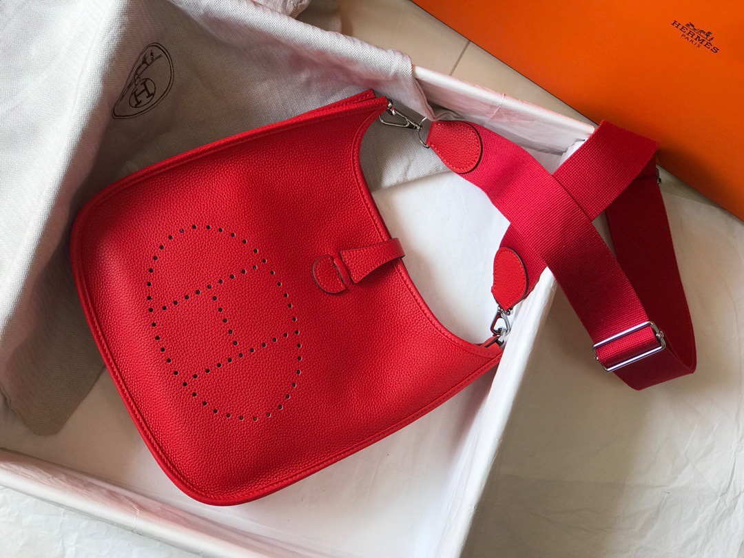 Hermès Evelyne 伊芙琳 28cm Togo レザー ショルダーバッグ