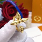 Louis Vuitton Jewelry Ring- Gold Yellow Brass
