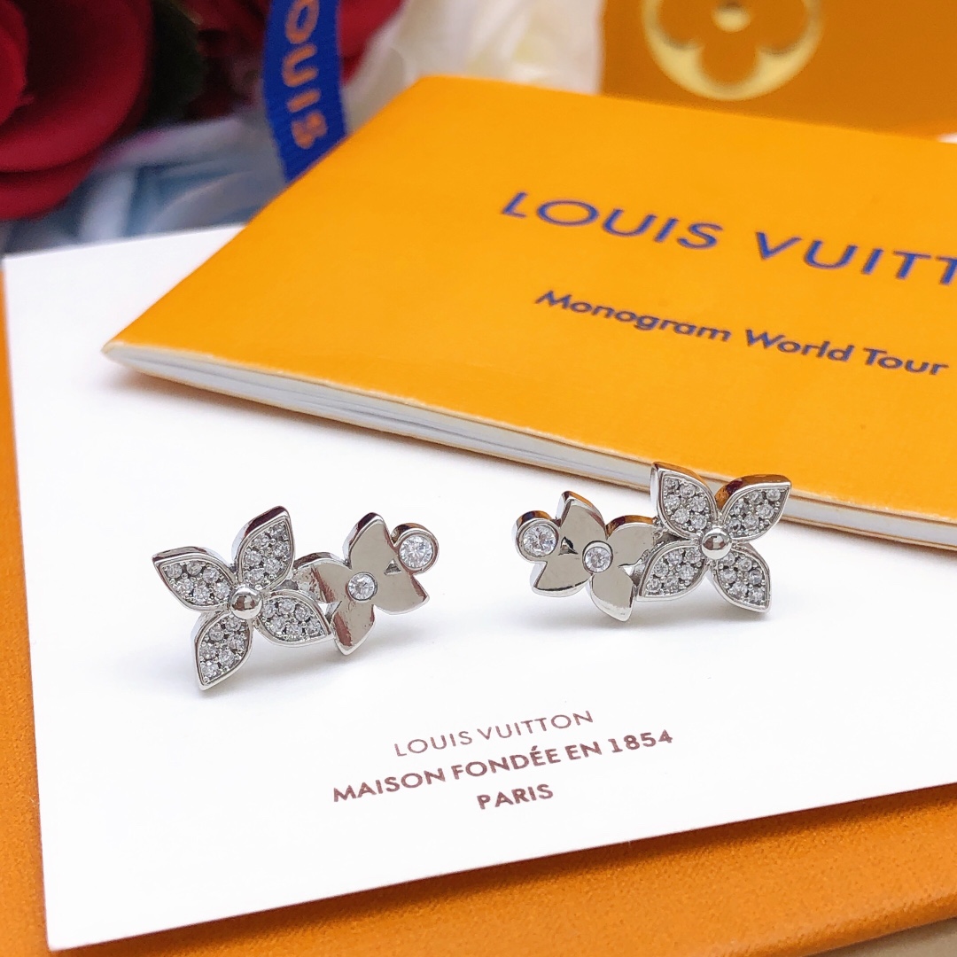 Louis Vuitton Jewelry Earring Gold Silver Yellow Set With Diamonds Brass