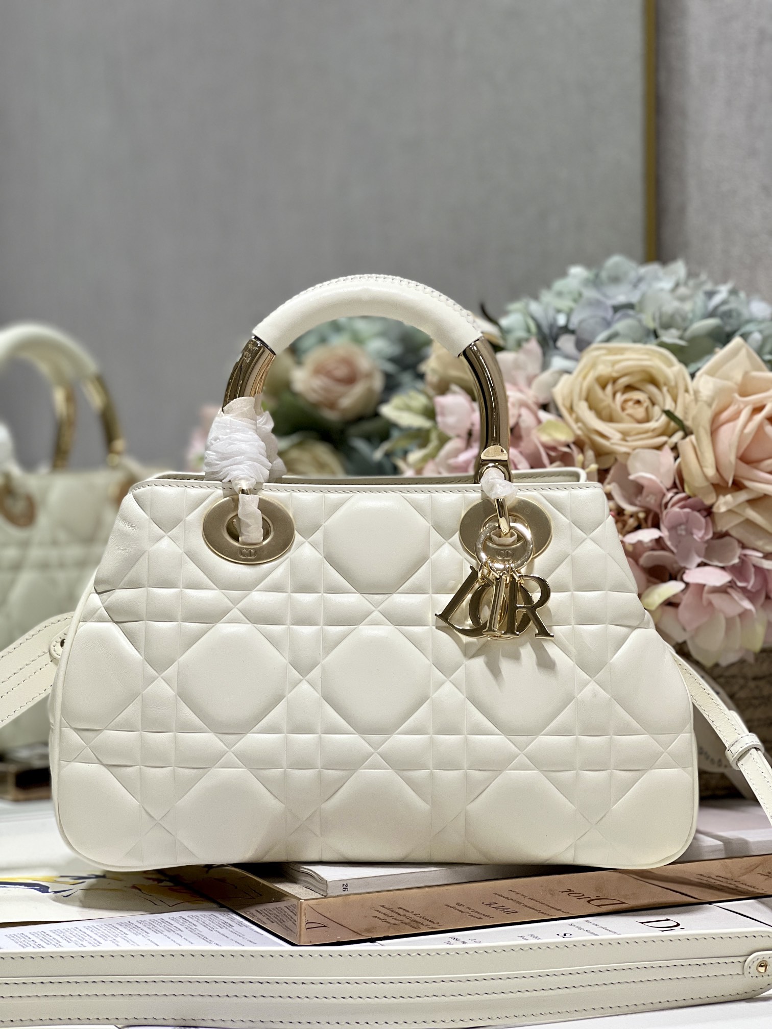 Dior Lady Handbags Crossbody & Shoulder Bags Gold White Hardware Cowhide