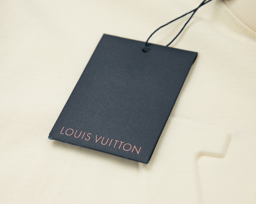 180 Louis Vuitton/路易威登LV 浮雕3D凸体压花印章短袖T恤