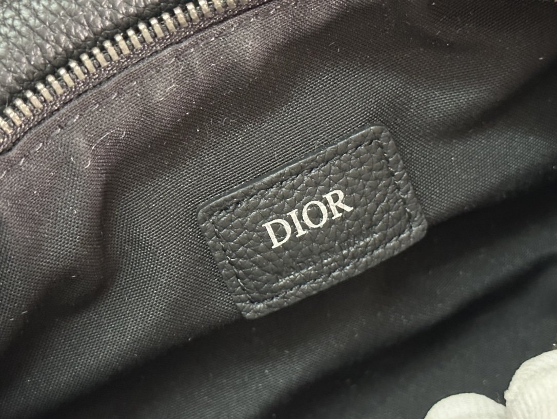 迪奥Dior顶级原厂进口刺绣男士圆桶单肩挂包配蓝色盒子Di.or迷你ROLLER信使包编号CD:9336