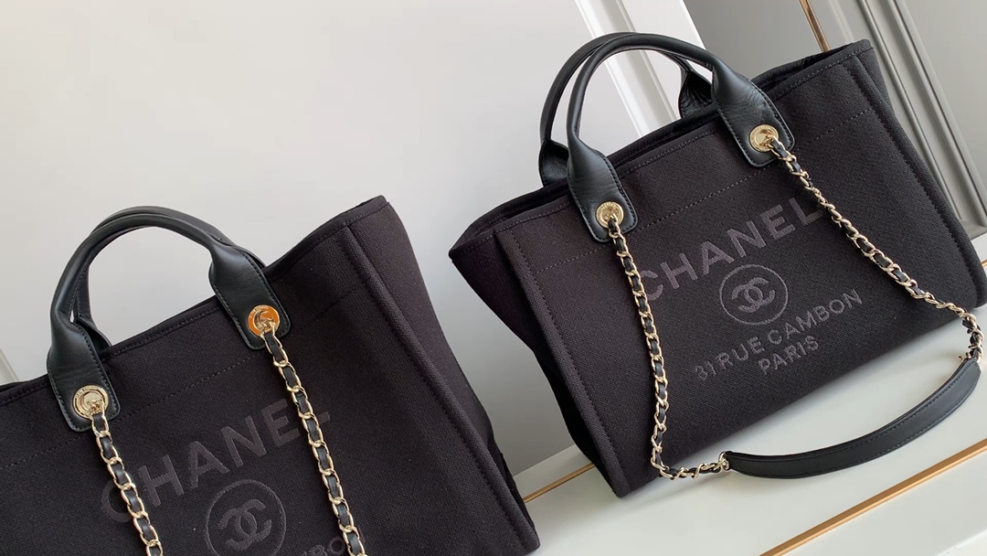 [Chanel Women