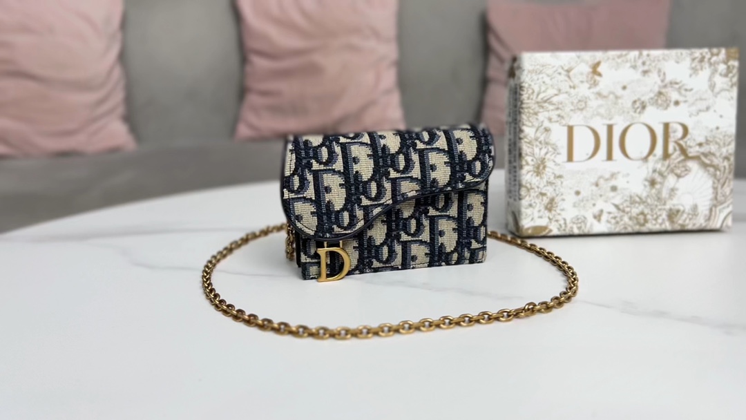 Dior Saddle Oblique Tarjetero con Cadena Azul - Elegancia y Funcionalidad
