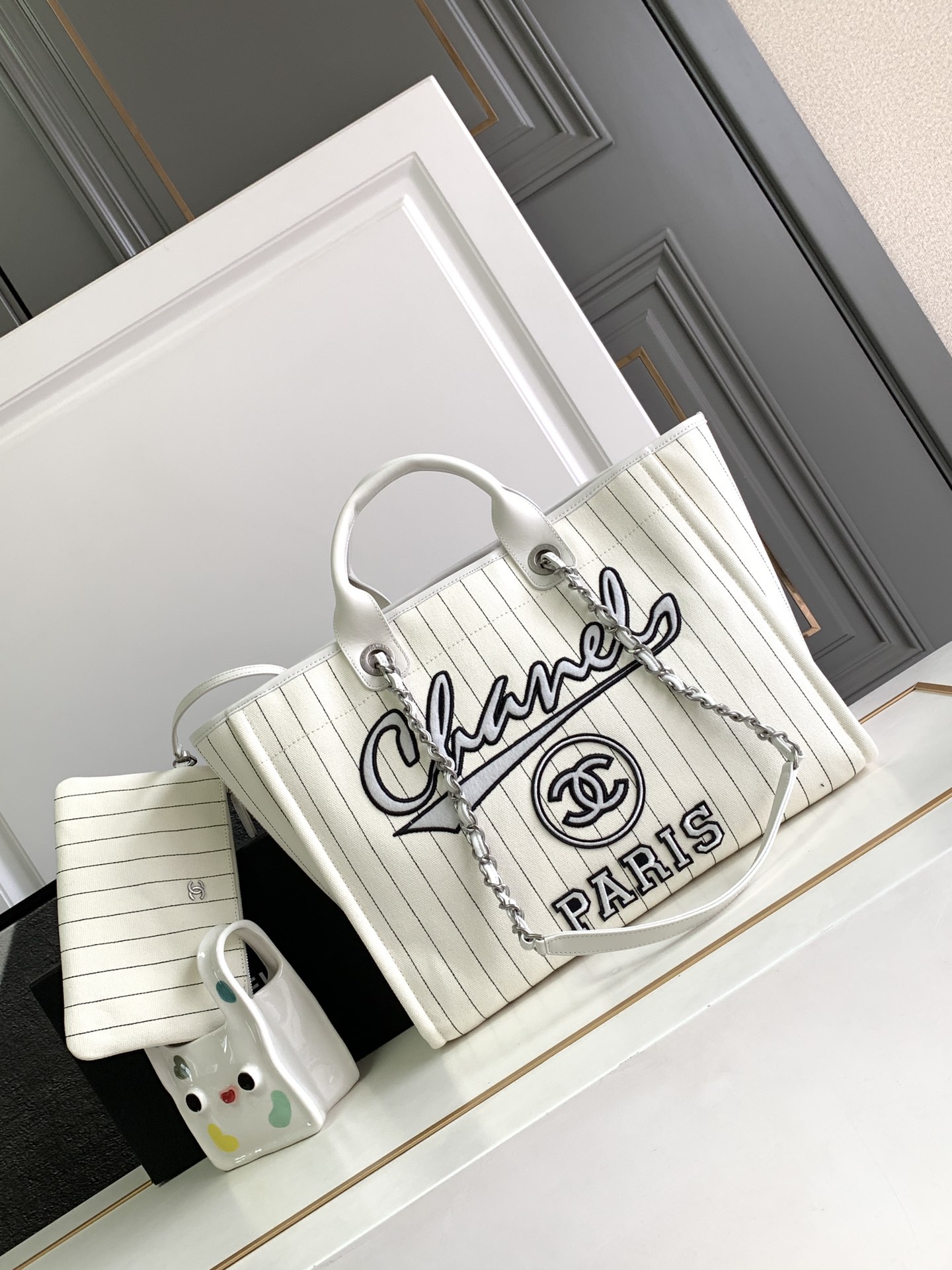 Chanel New
 Bags Handbags White Canvas Cowhide Beach
