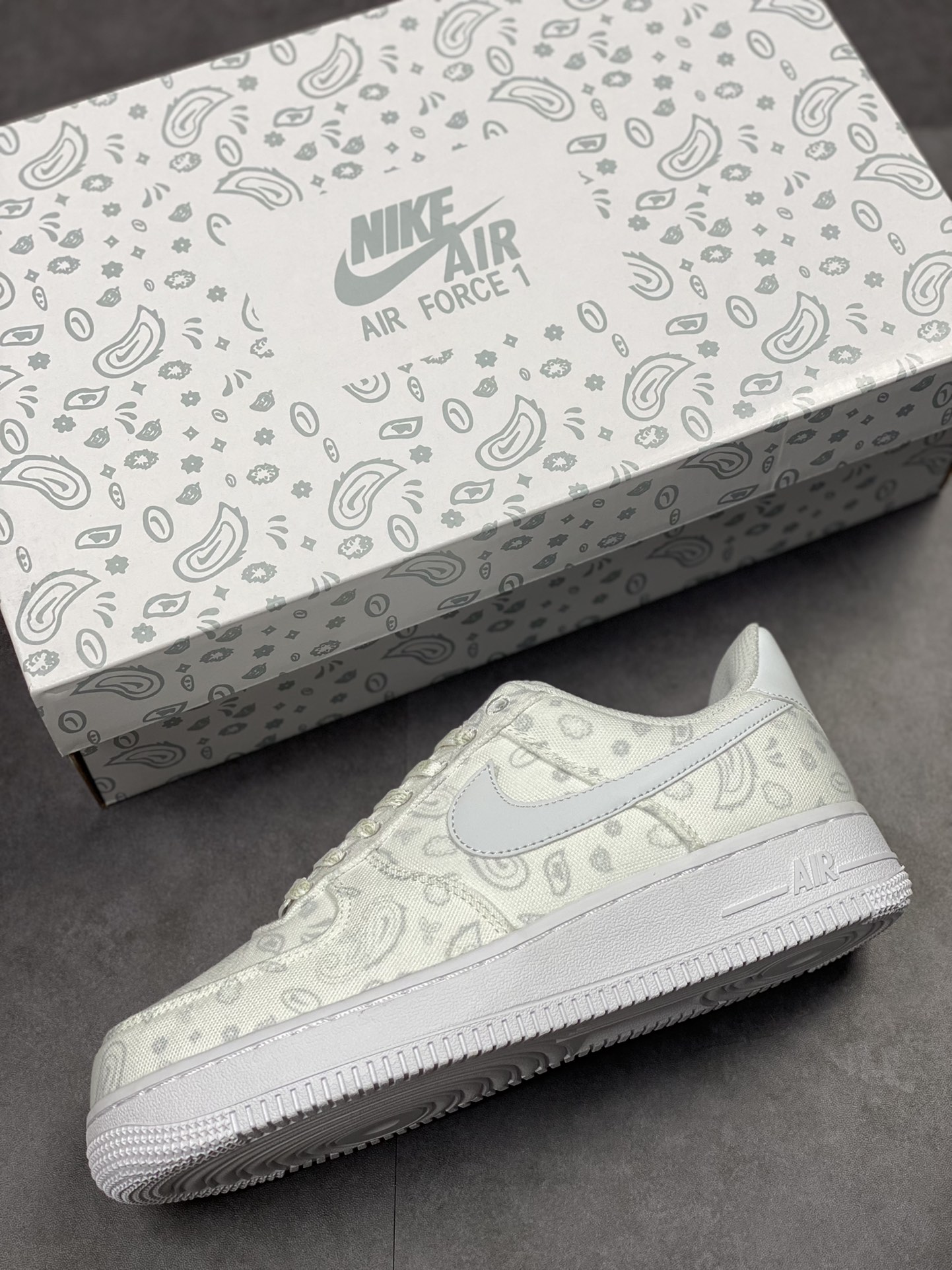 190 Nike Air Force 1 Low 07 白灰满印腰果花 DG2296-088