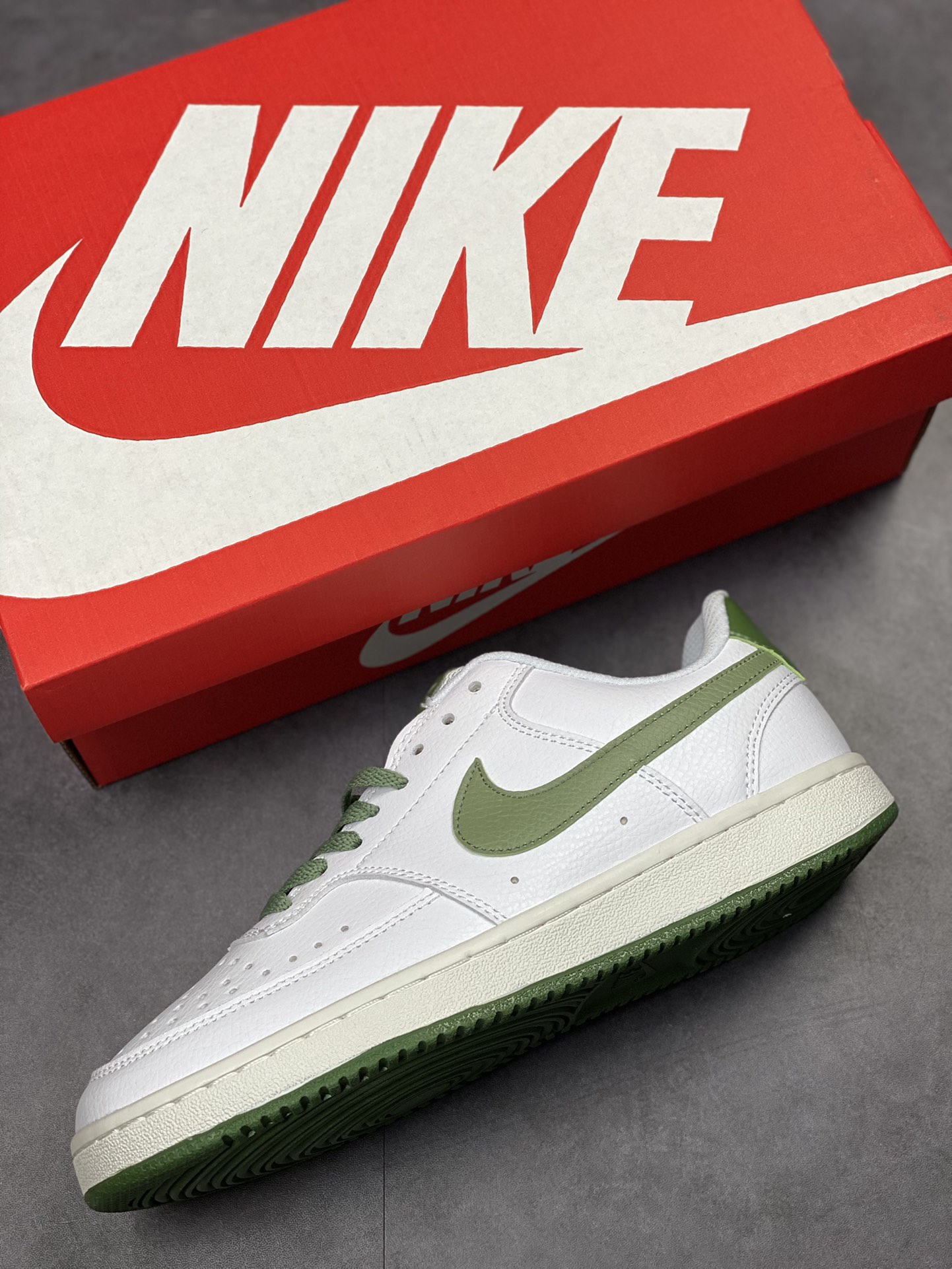 140 NIKE Court Vision Low 休闲运动板鞋 FJ5480-100
