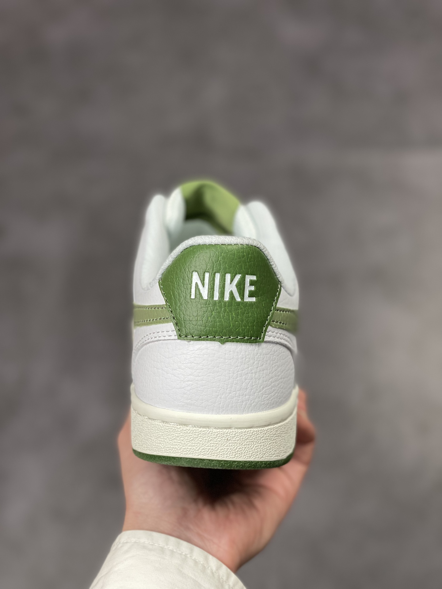 140 NIKE Court Vision Low 休闲运动板鞋 FJ5480-100