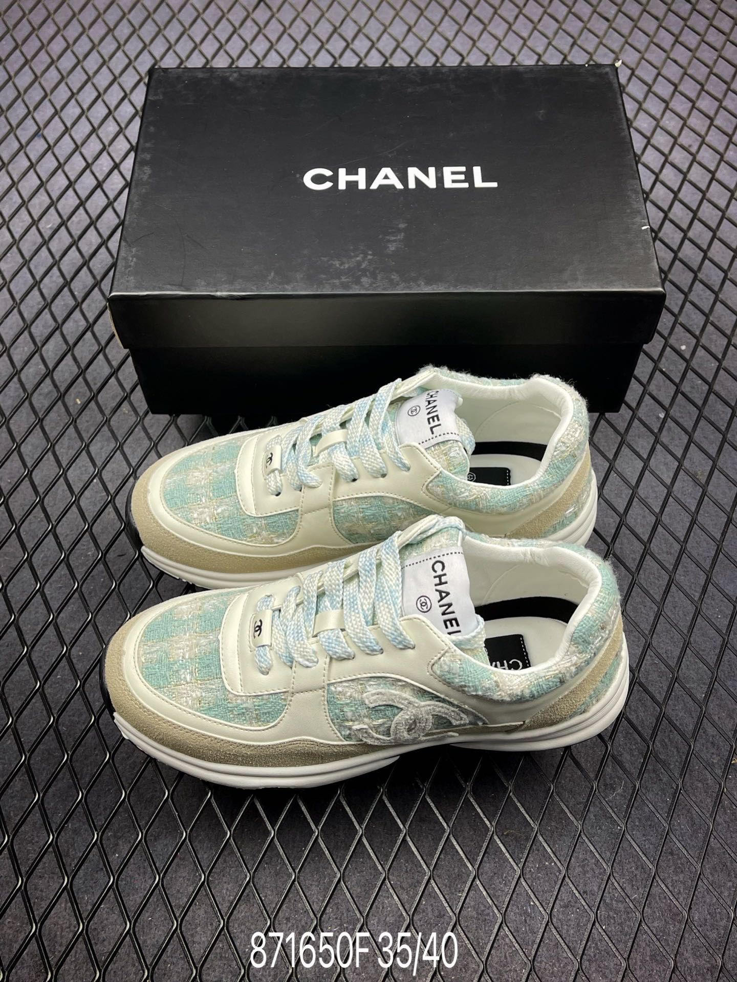 Chanel 2023 mesh sneakers are recommended by major bloggers on social day