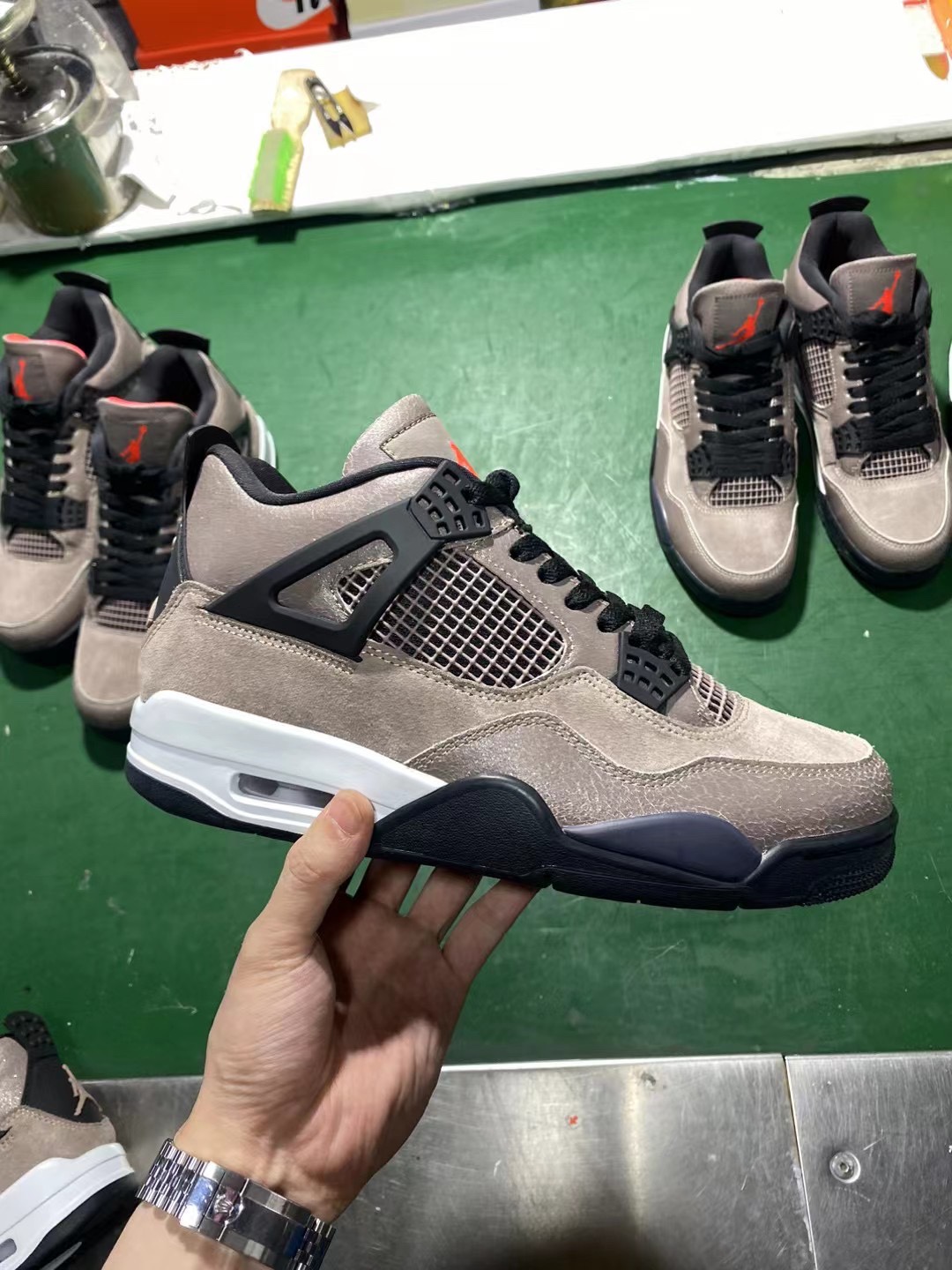 AJ4黑棕摩卡鞋码40-47.5总裁