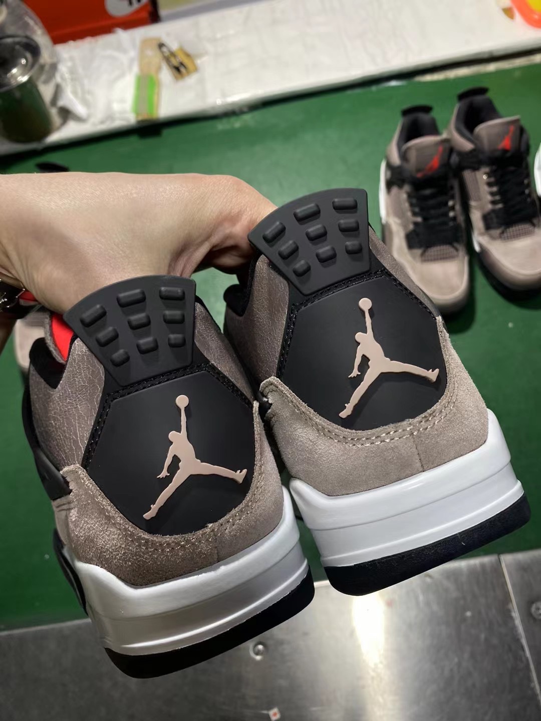 AJ4黑棕摩卡鞋码40-47.5总裁