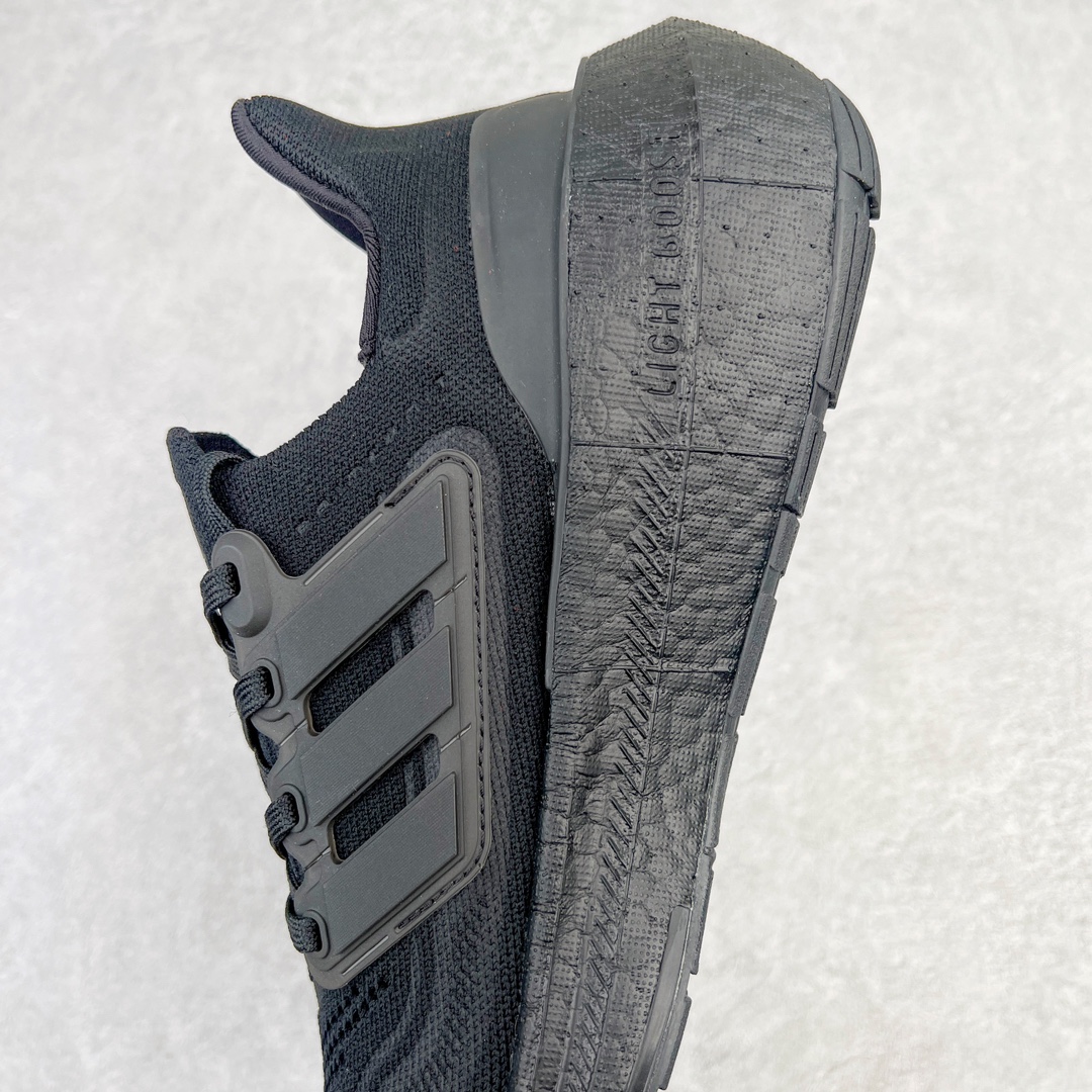 图片[7]-零售💰270 ＃YG纯原 AD Ultra Boost Light UB2023系列低帮袜套式针织透气缓震休闲运动慢跑鞋 GZ5159 德国进口巴斯夫大底 全套原纸板楦头开发 原厂特供飞织面配套加持 确保原汁原味 完美呈现版型 一比一还原zp踩屎脚感 原档案底模数据 正确多层组合大底 辰元原厂针织代工 细节还原度极高 独家外贸特供开发至48.5 历经10年不断创新以科技重塑跑步推出全新超轻新科技跑鞋 力求为跑步添活力 搭载LIGHT BOOST中底的新鲜演绎 无论节奏快慢、距离长短 伴你活力畅跑 延续了该系列的设计语言 采用分区编织鞋面 鞋头处网眼孔洞更大 提升透气性 一体式鞋舌 避免运动中出现偏移 实现鞋脚一体性 鞋侧 TPU 材质 有效提供支撑性 镂空的设计 同时减轻整体重量 最明显的则是中底部分 不仅是厚度夸张 大家最熟悉的 Boost 材质终于迎来升级 减重 30% 带来更轻量化的上脚感受  SIZE：36 36.5 37 38 38.5 39 40 40.5 41 42 42.5 43 44 44.5 45 46 47 48 编码：by2936070-运动鞋