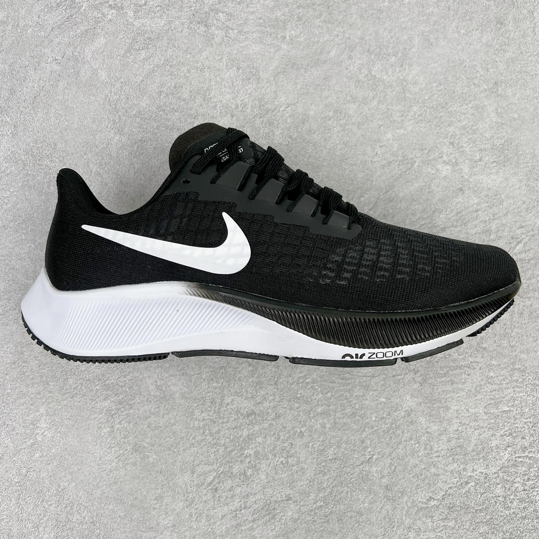 ＃长期补货 超级跑量神器 NK Zoom Pegasus 37 登月37代系列 网纱透气缓震疾速跑鞋 中底内置Zoom Air 气垫 假一赔十 工厂个位数利润 淡季生产只为养工人 焕新升级 助力攻克湿滑的跑步征程 外底设计结合凹槽 铸就非凡抓地力 粘性橡胶助力提供非凡抓地力 合成材质与织物包覆双足 营造如袜子般透气舒适的穿着体验 传统鞋带系统易于调节 塑就个性化贴合体验 尺码：36 36.5 37.5 38 38.5 39 40 40.5 41 42 42.5 43 44 44.5 45-选品中心