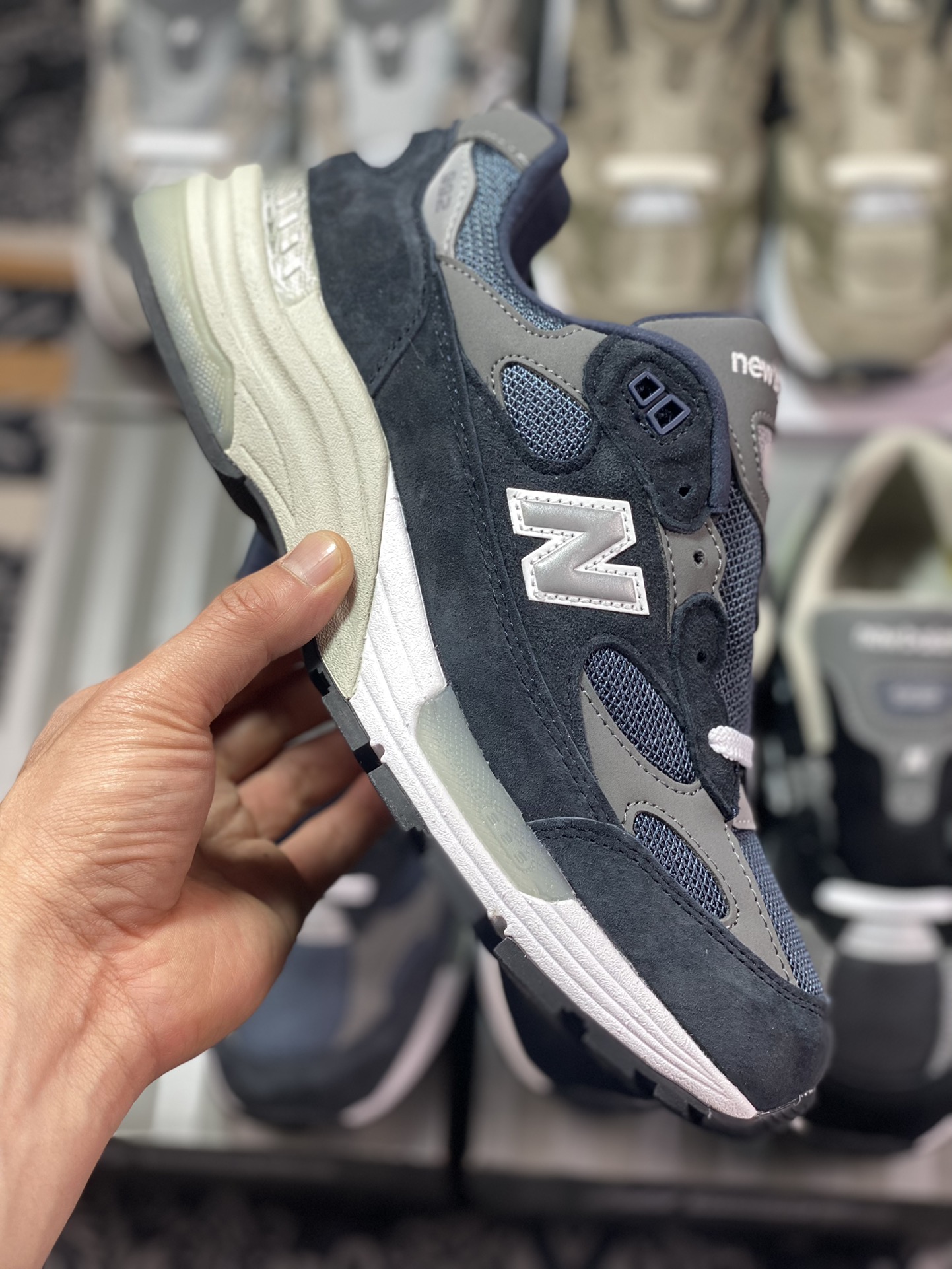 New Balance M992GG retro casual running shoes